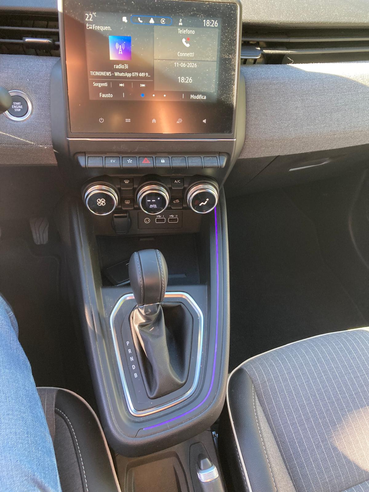 RENAULT Clio 1.6 E-Tech Techno-image-13