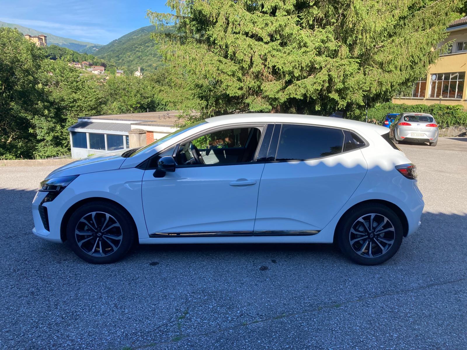 RENAULT Clio 1.6 E-Tech Techno-image-3