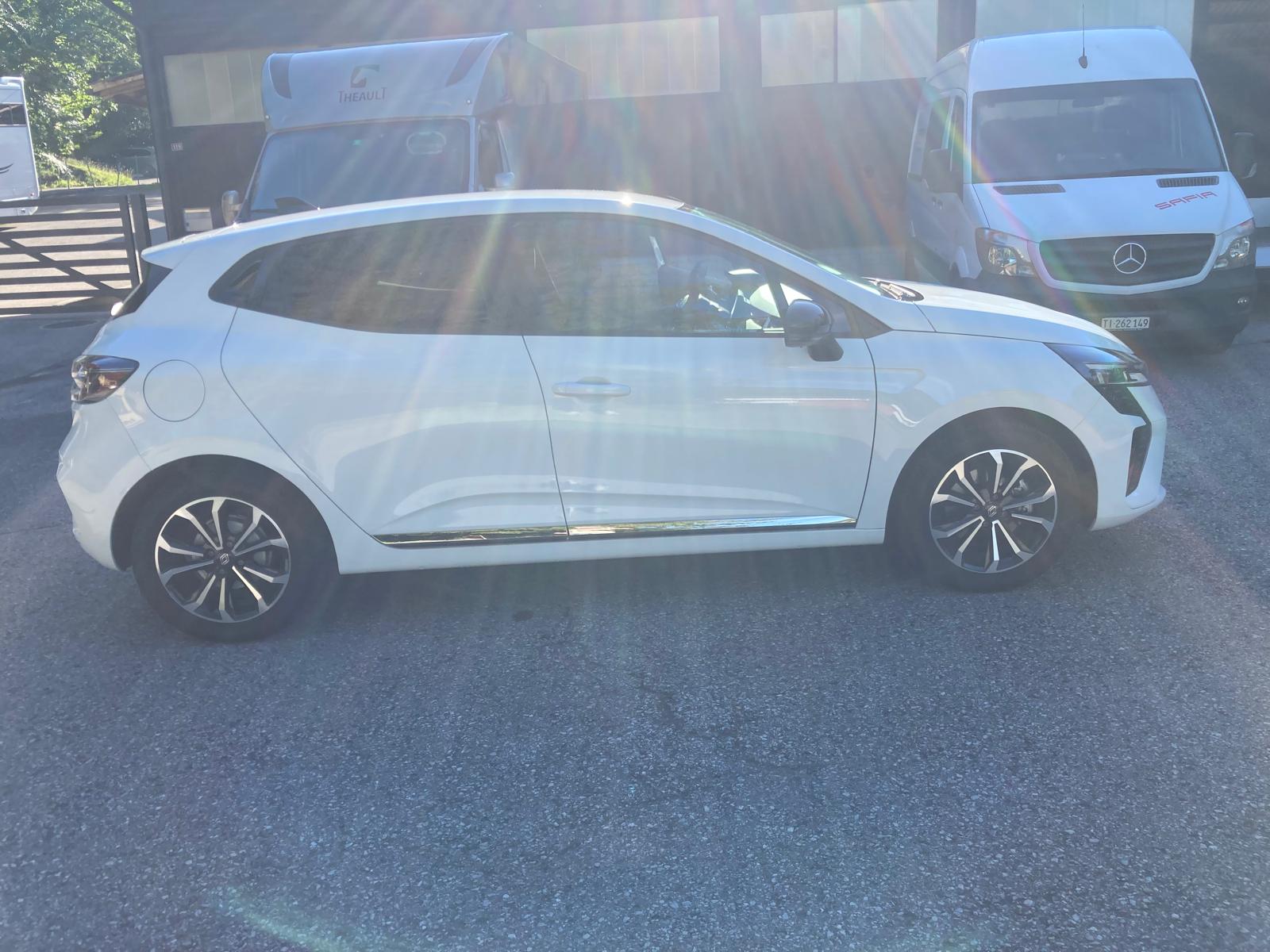 RENAULT Clio 1.6 E-Tech Techno-image-7
