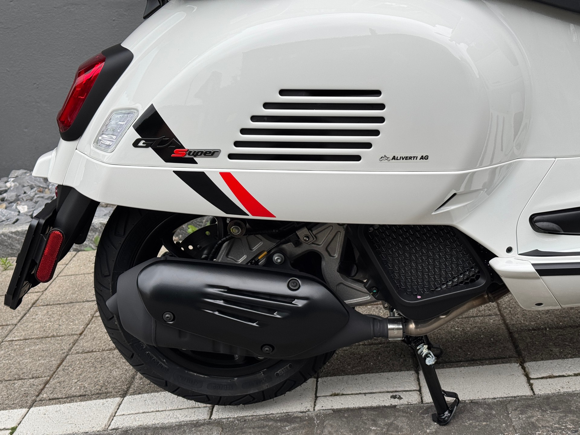 PIAGGIO Vespa GTS 125 Super Sport RST Euro 5+-image-12