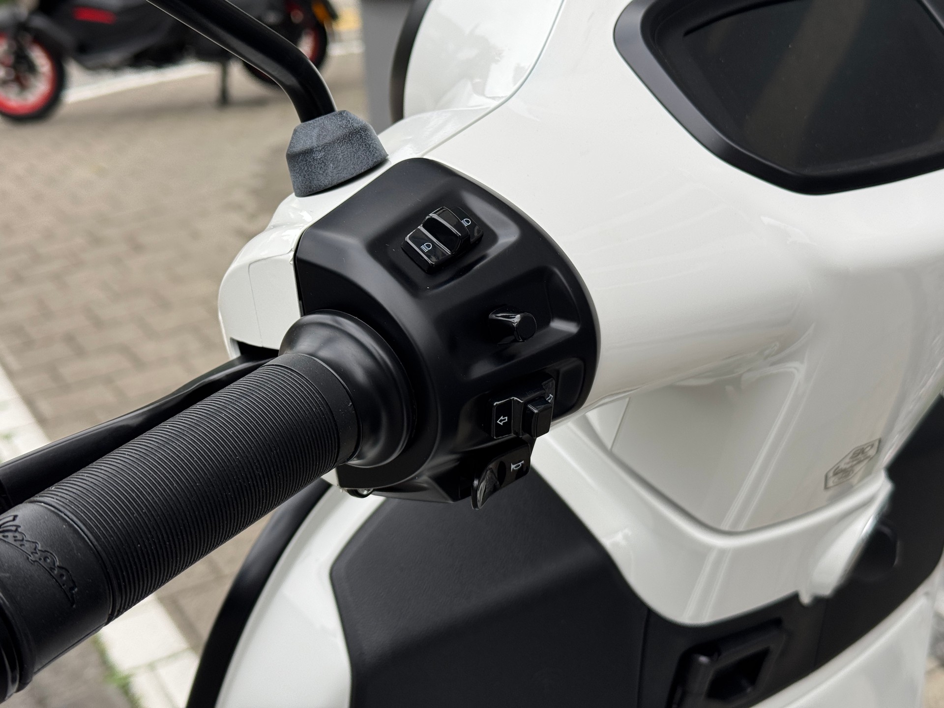 PIAGGIO Vespa GTS 125 Super Sport RST Euro 5+-image-5