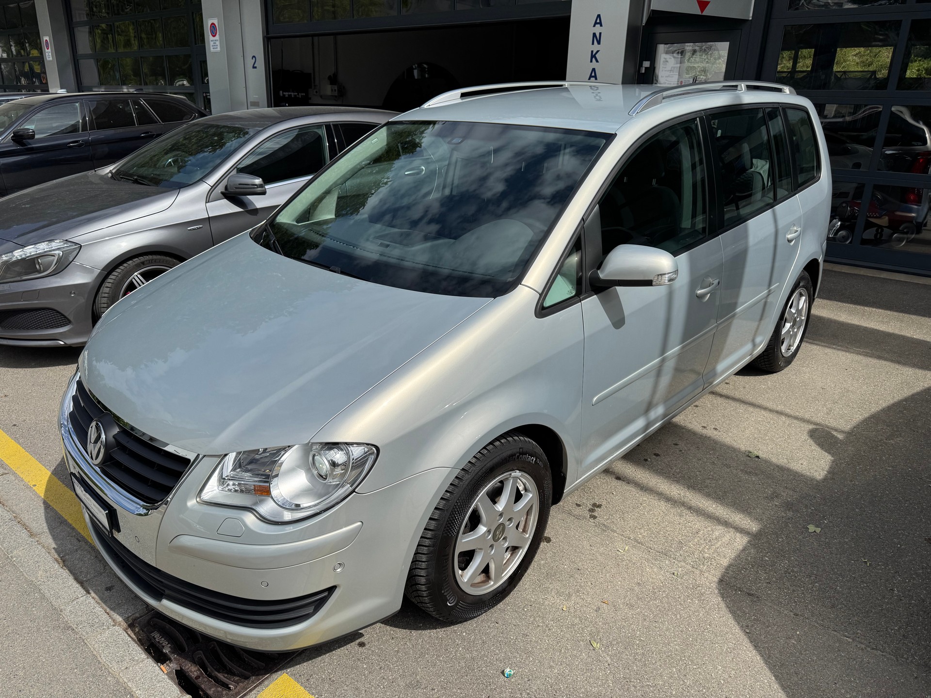 VW Touran 1.9 TDI BlueMotion Trendline 7 PL.-image-3