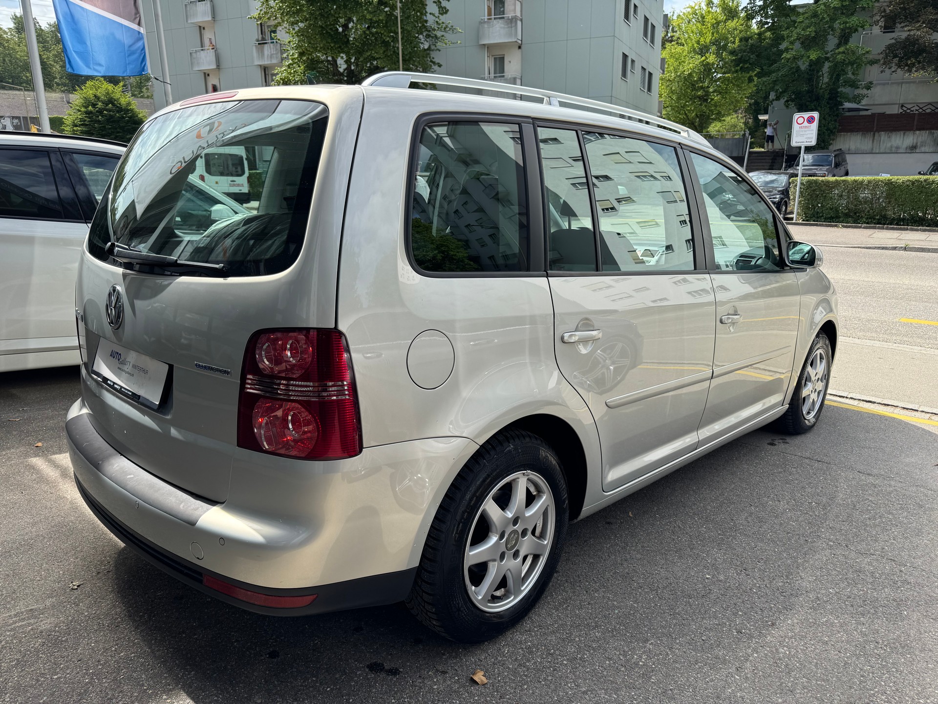 VW Touran 1.9 TDI BlueMotion Trendline 7 PL.-image-4