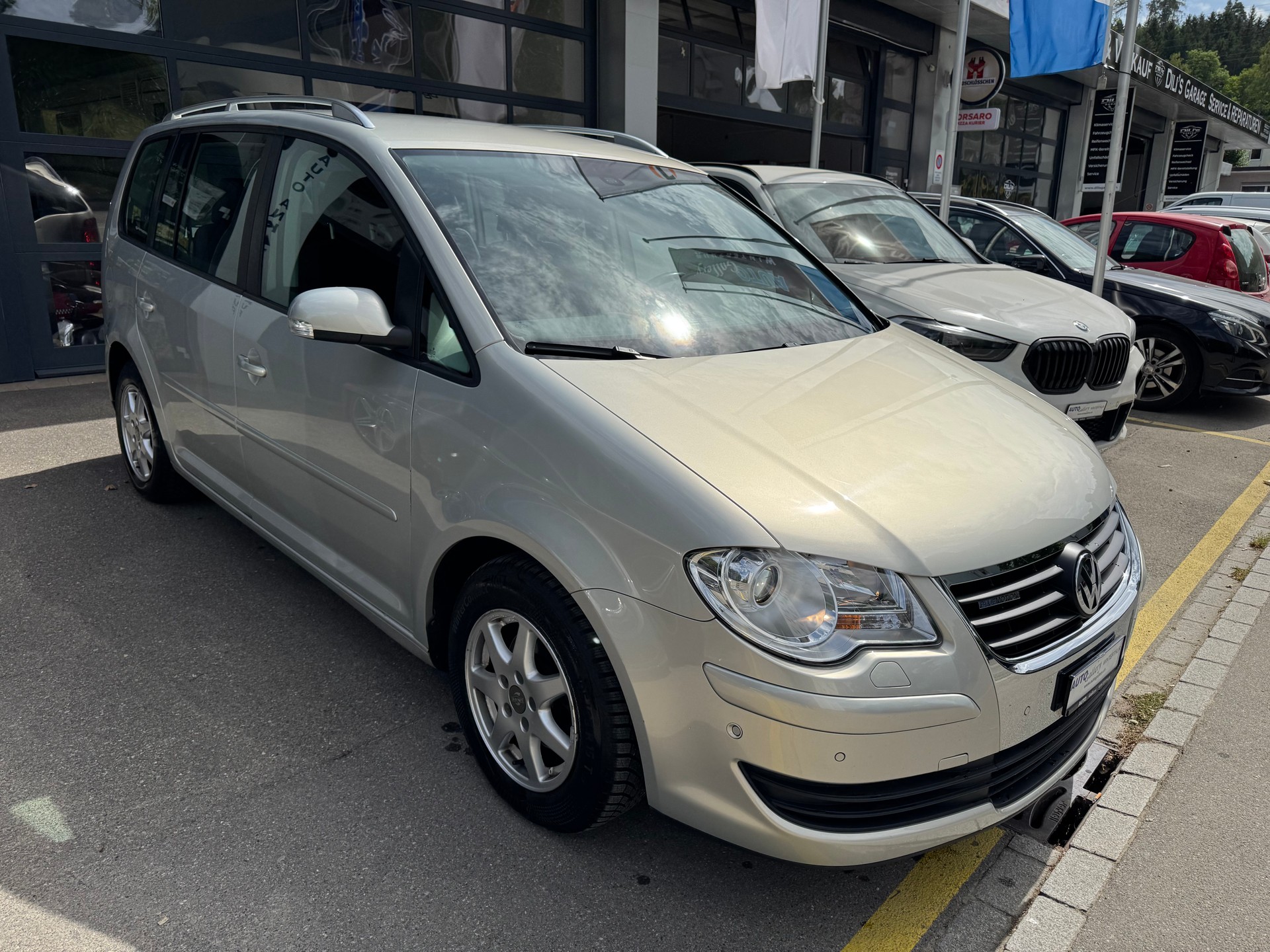 VW Touran 1.9 TDI BlueMotion Trendline 7 PL.-image-0