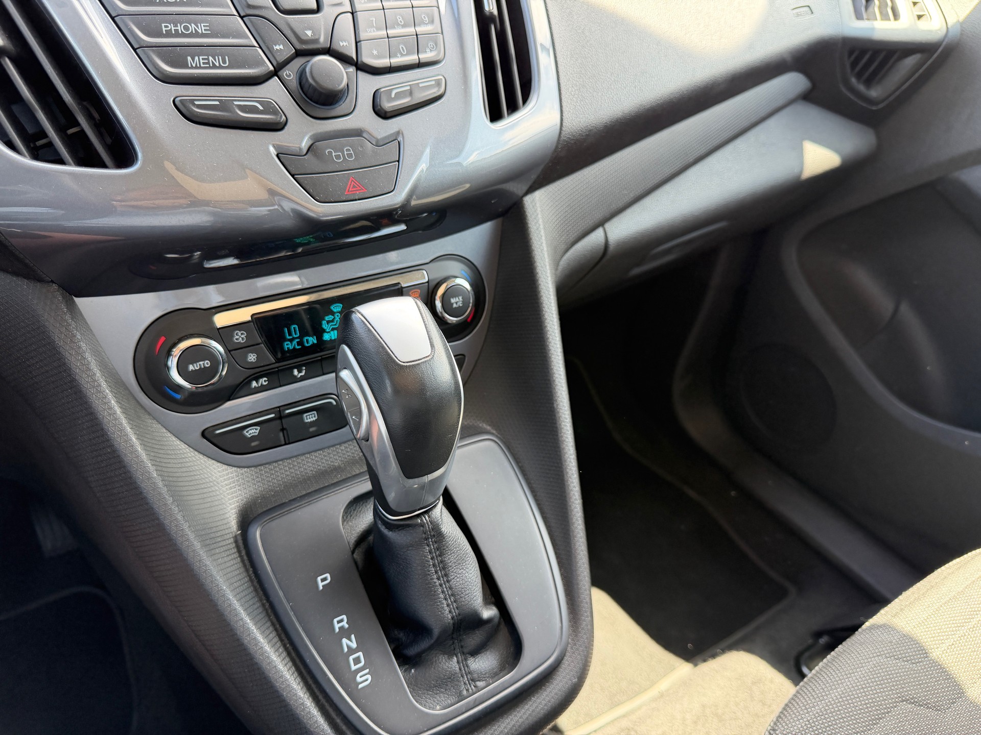 FORD Grand Tourneo Connect 1.6 SCTi Trend Automatic-image-9