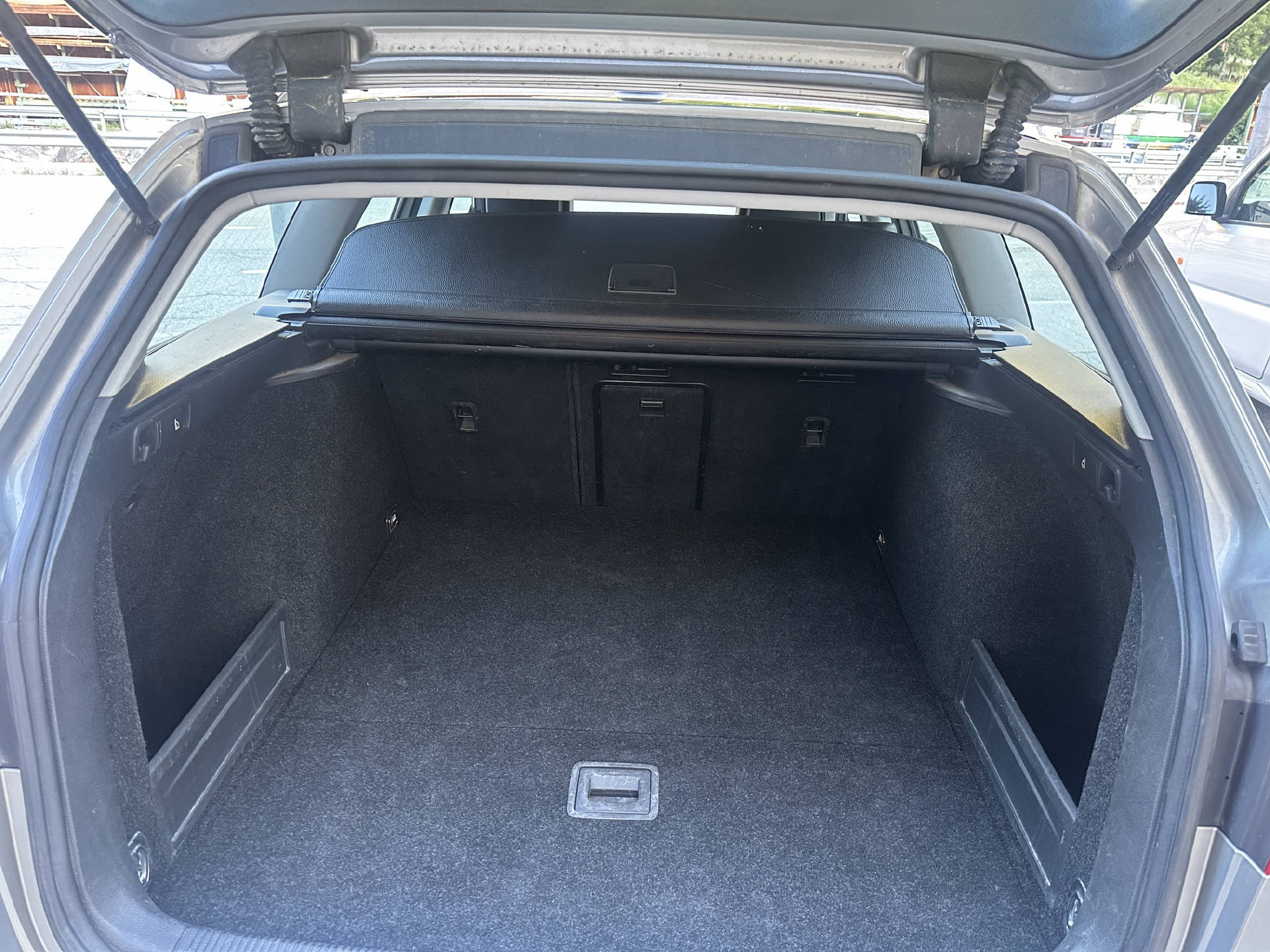 VW Passat Alltrack 2.0 TSI DSG 4motion-image-9