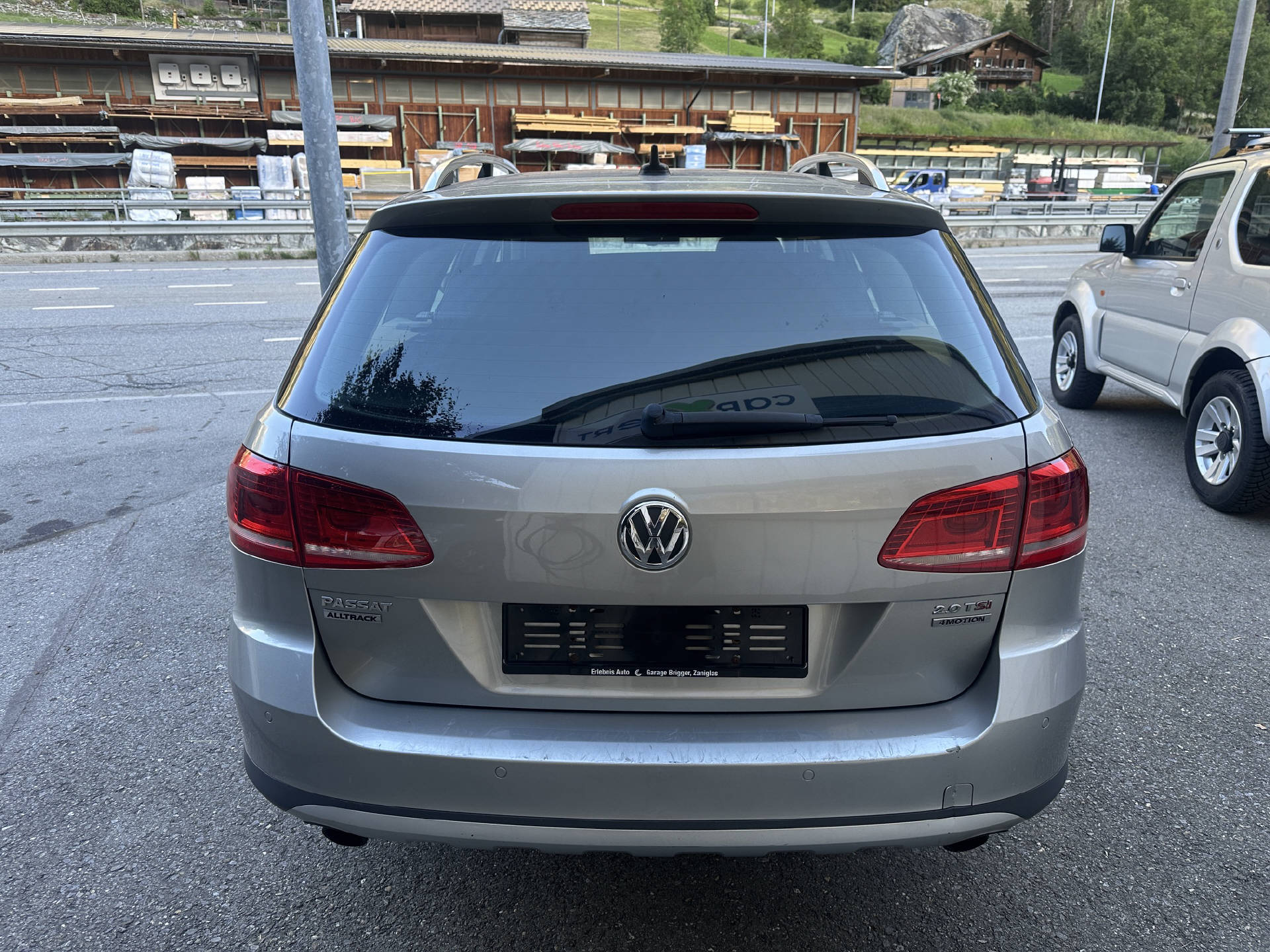 VW Passat Alltrack 2.0 TSI DSG 4motion-image-3