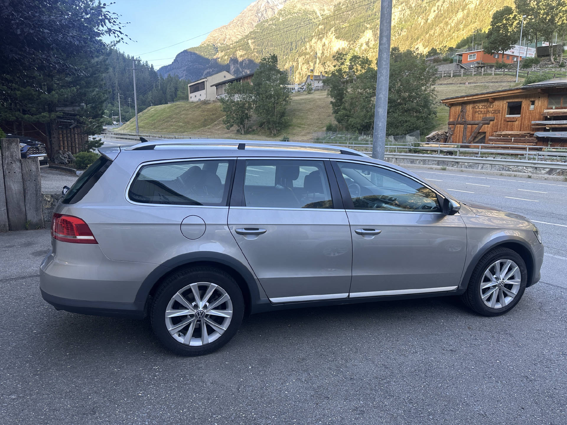 VW Passat Alltrack 2.0 TSI DSG 4motion-image-5