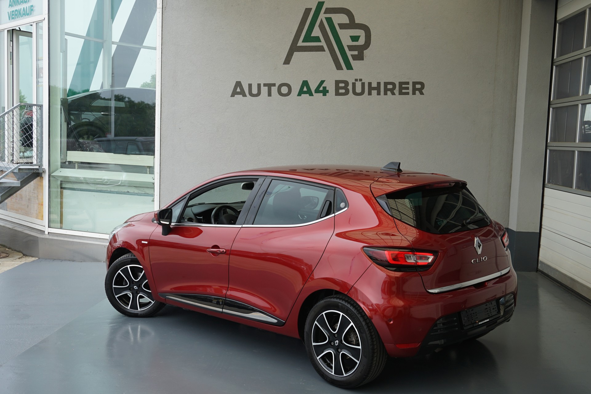 RENAULT Clio 1.2T 120PS Automat Swiss Edition "Motor mit Steuerkette!"-image-5