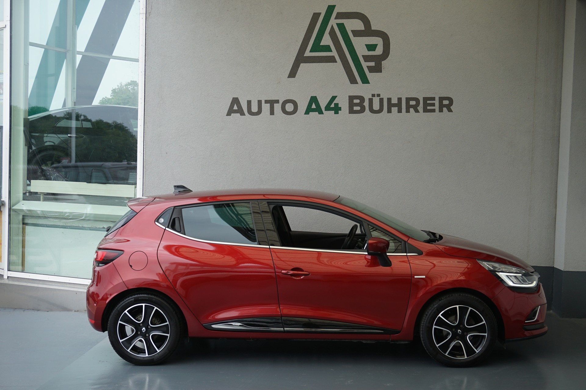 RENAULT Clio 1.2T 120PS Automat Swiss Edition "Motor mit Steuerkette!"-image-4