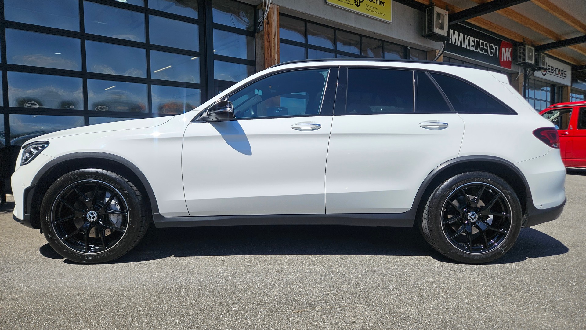 MERCEDES-BENZ GLC 220 d AMG Line 4Matic 9G-Tronic-image-3