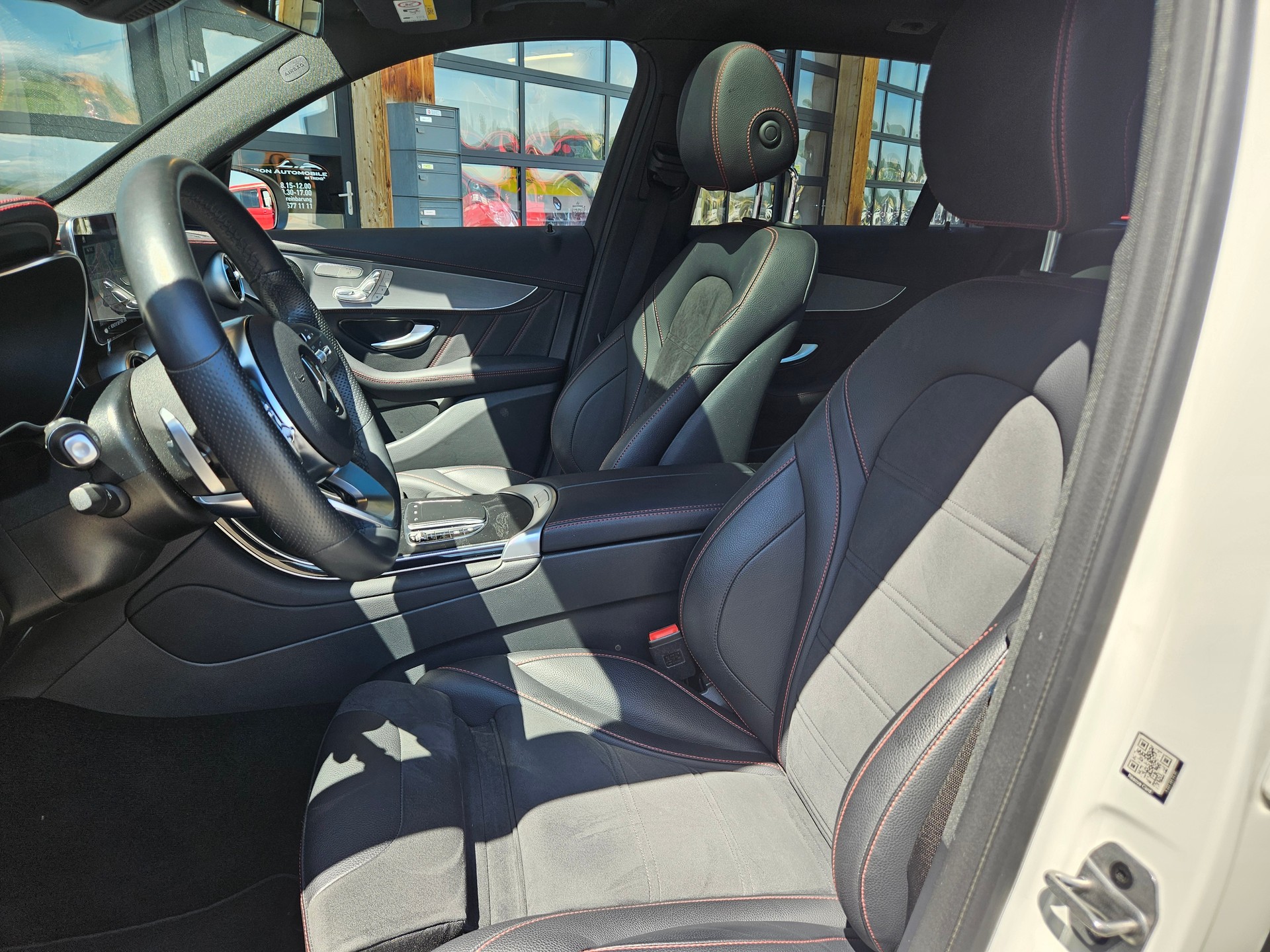 MERCEDES-BENZ GLC 220 d AMG Line 4Matic 9G-Tronic-image-8