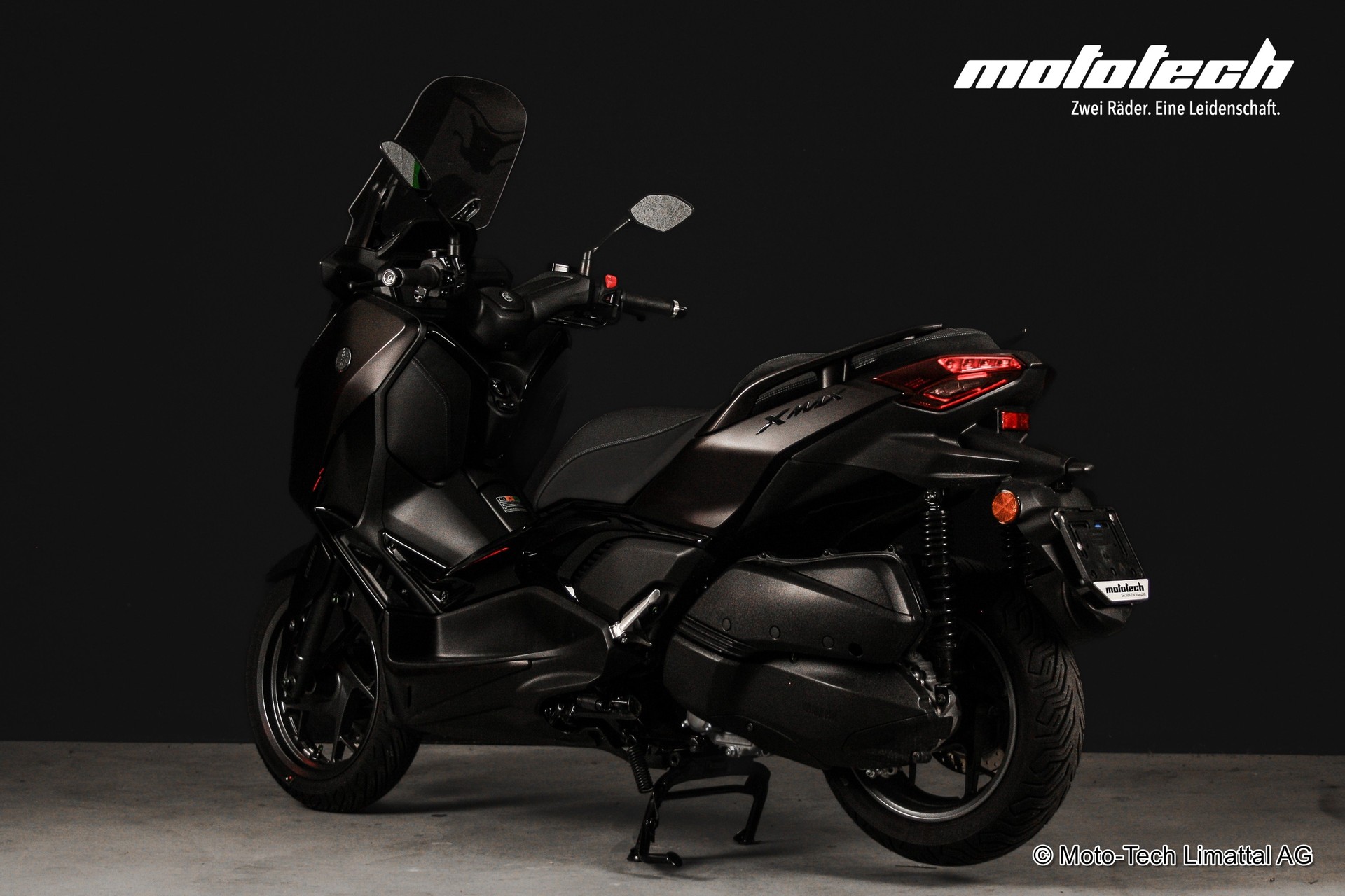 YAMAHA X-Max 300 Tech Max+-showroom-element-3