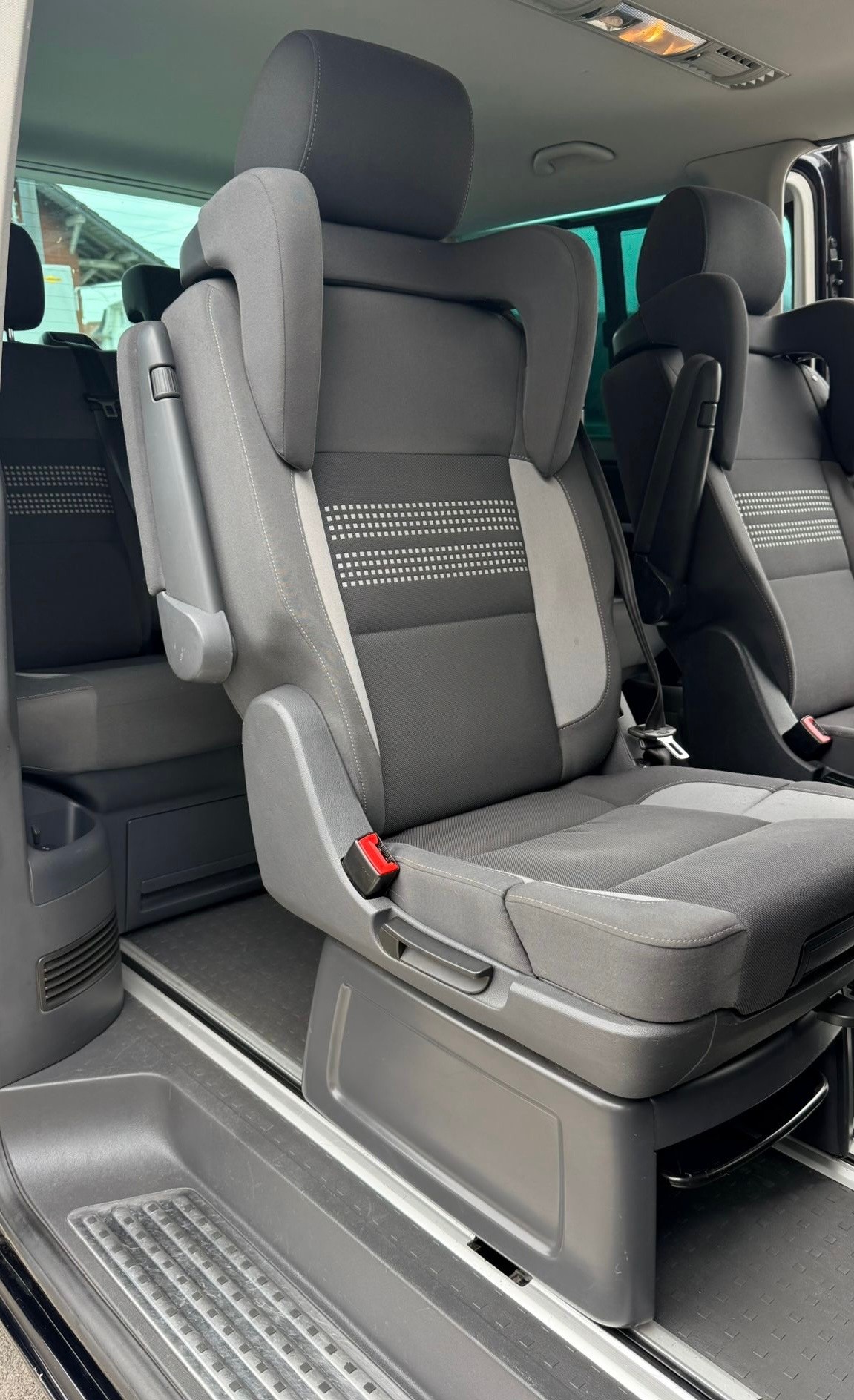 VW 2.0 TDI 180 BMT Comfortl. 4m-image-2