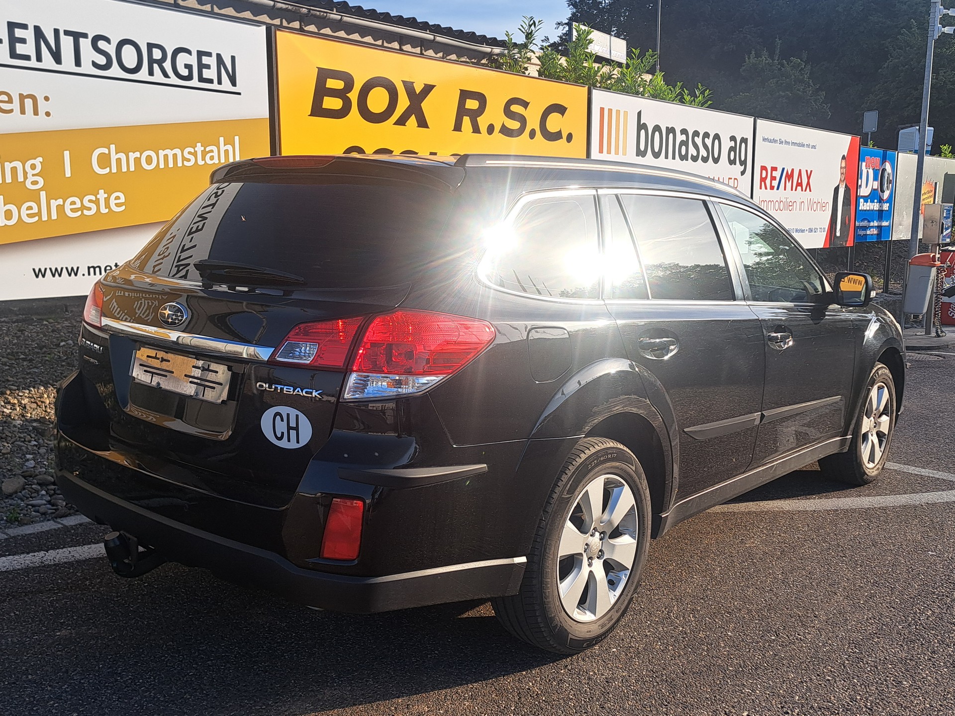 SUBARU Outback 3.6R Executive AWD Automatic-image-1