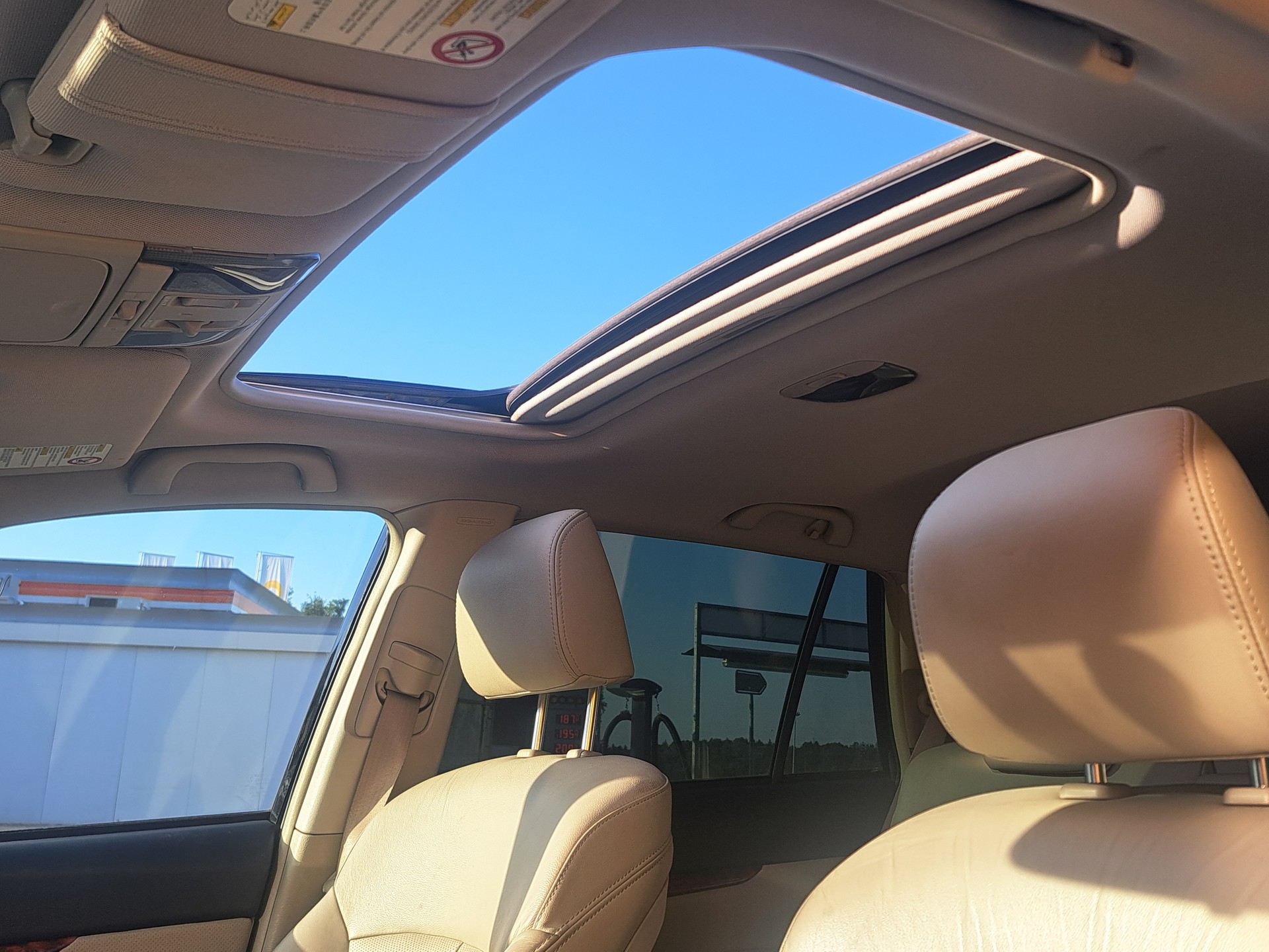 SUBARU Outback 3.6R Executive AWD Automatic-image-7