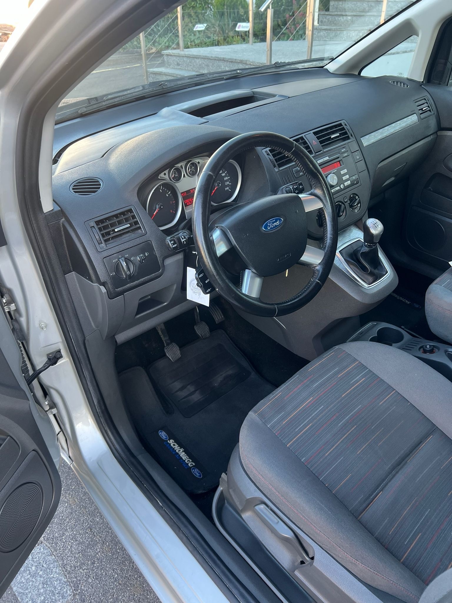 FORD C-Max 1.8 16V Titanium-image-5