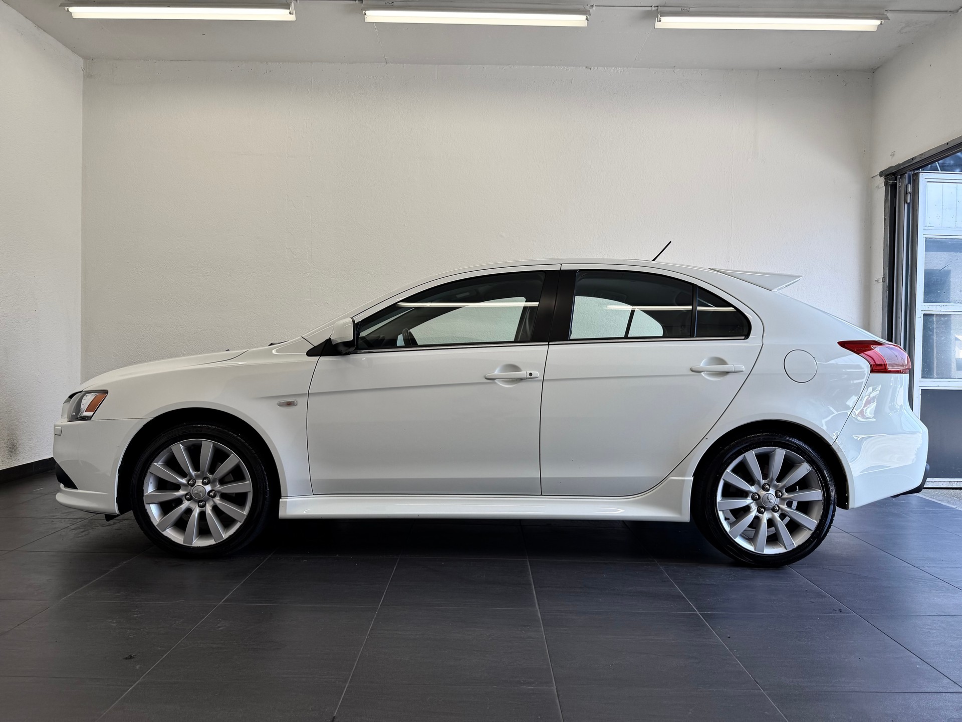 MITSUBISHI Lancer Sportback 2.0 Ralliart S 4WD TC-SST-image-4