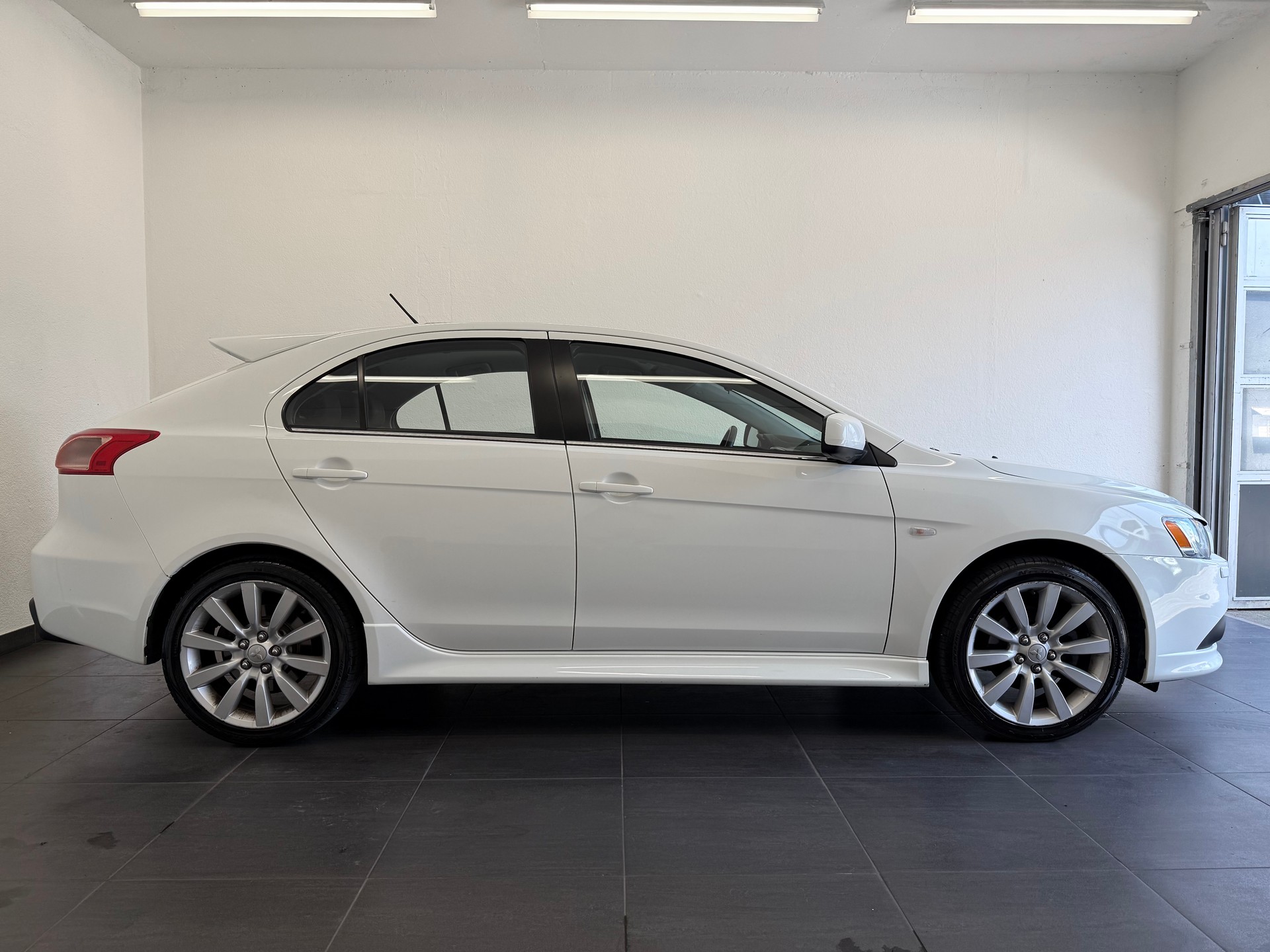 MITSUBISHI Lancer Sportback 2.0 Ralliart S 4WD TC-SST-image-3