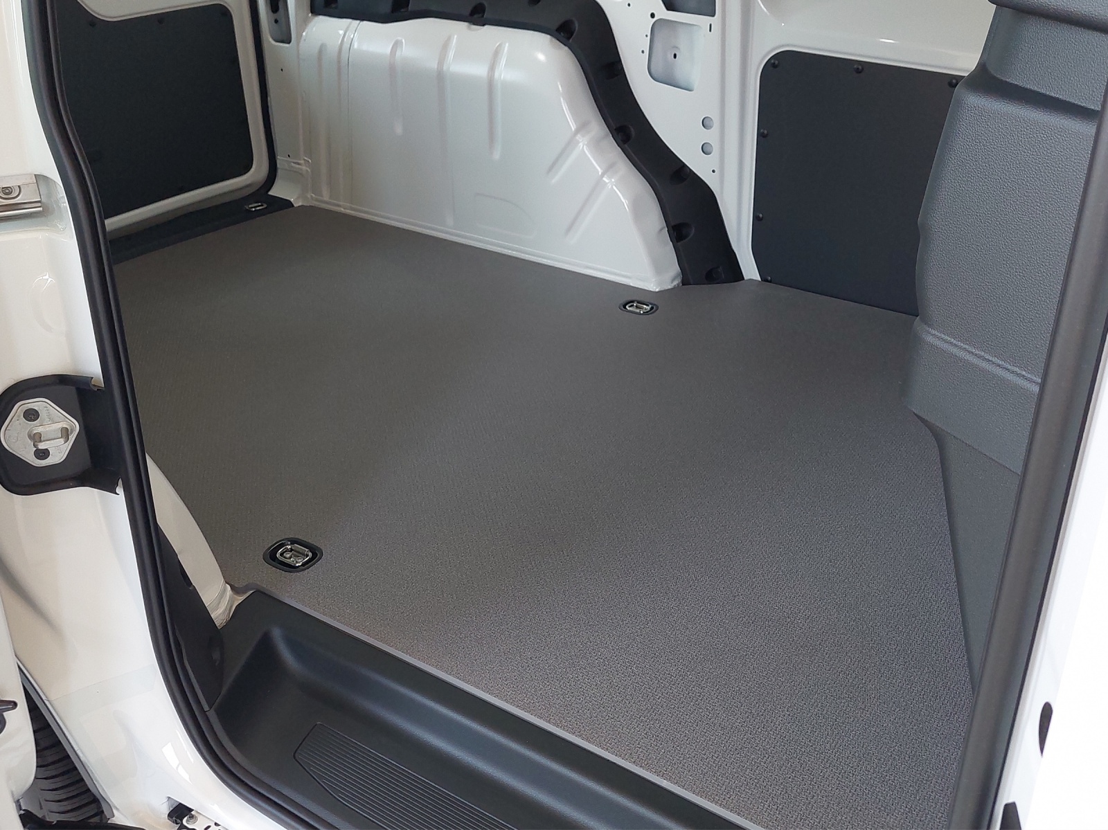 VW Caddy Cargo 2.0TDI Maxi DSG-image-14