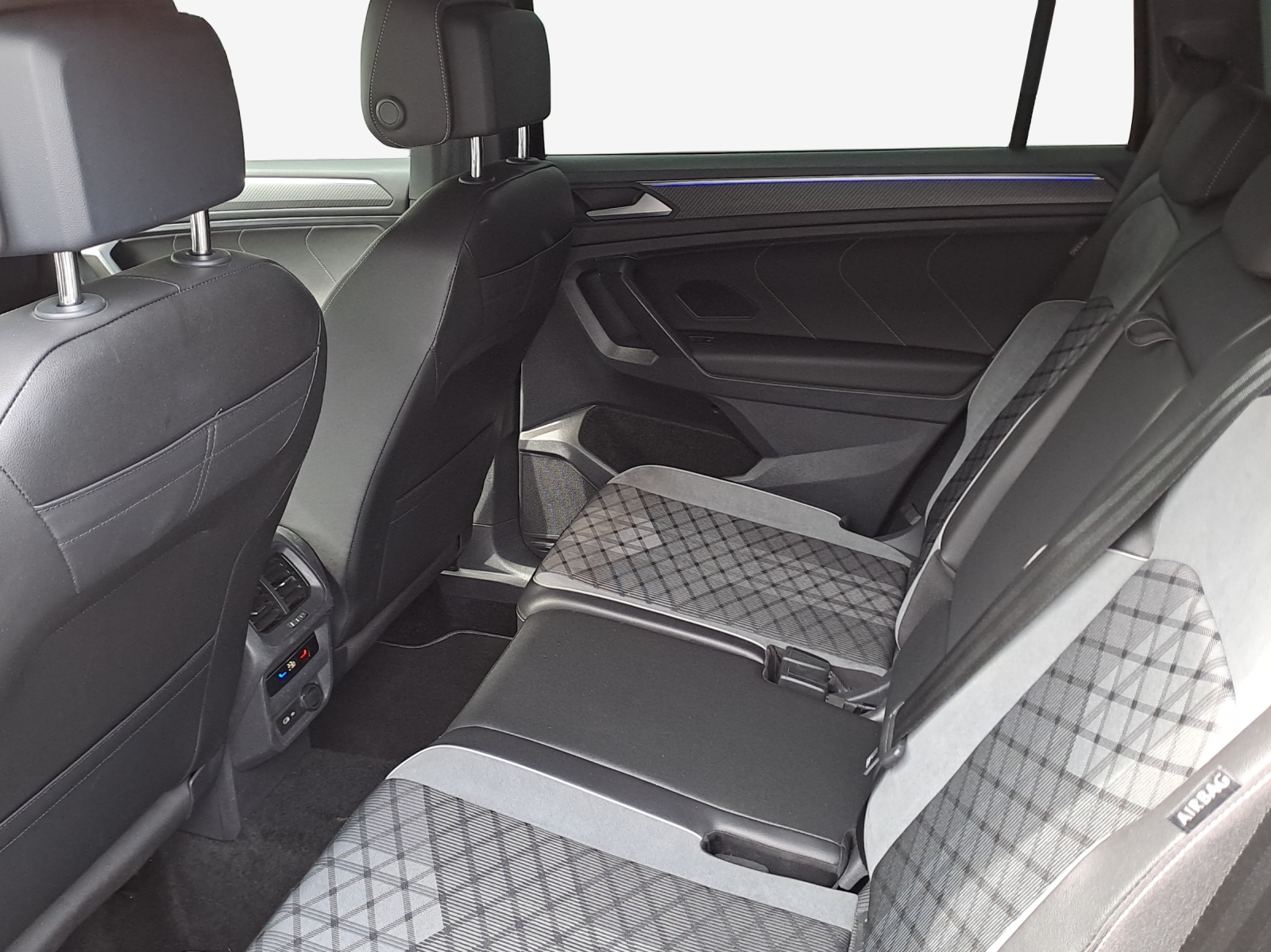 VW Tiguan Allspace 2.0TSI R-Line 4Motion DSG-image-11