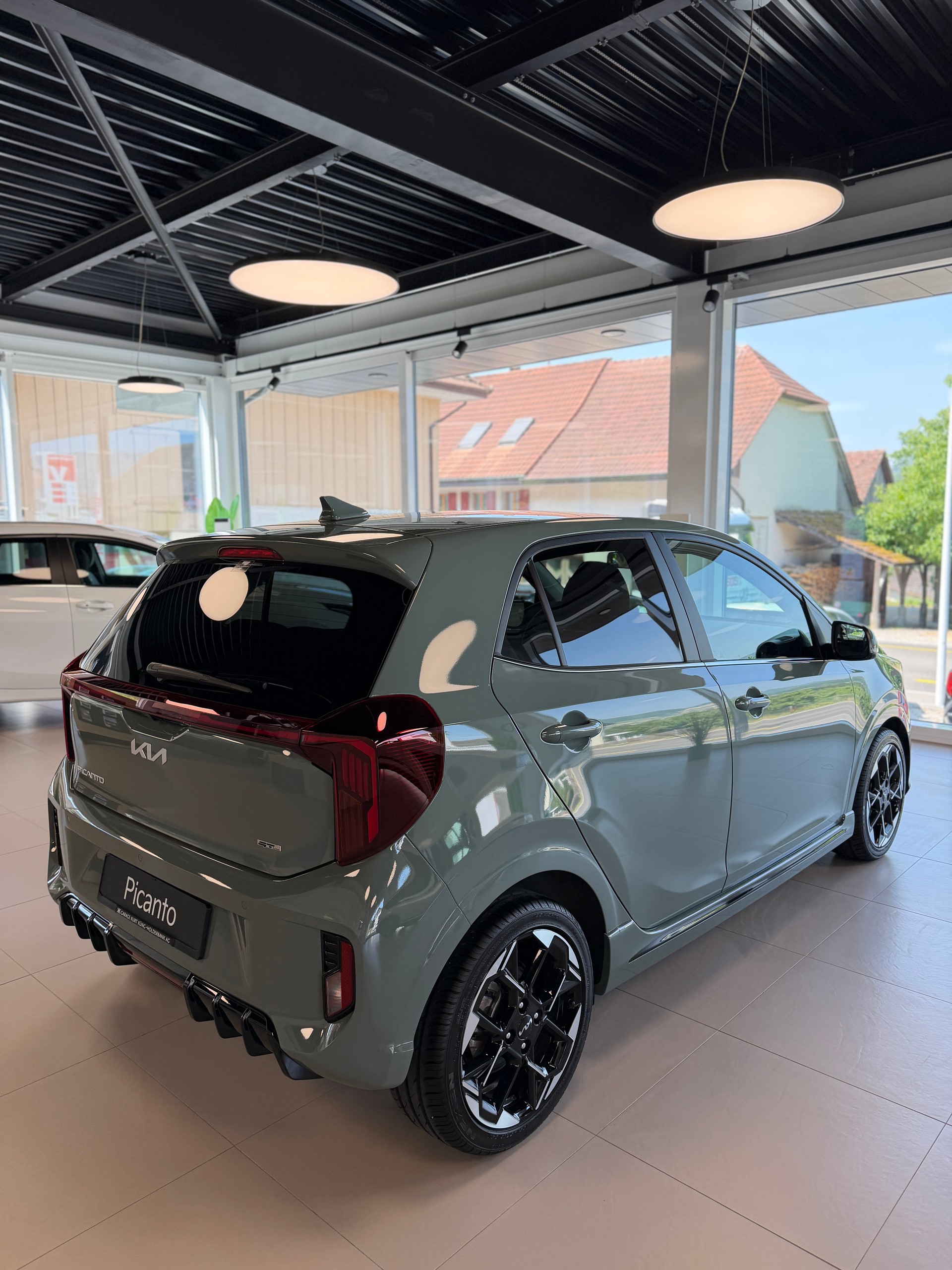 KIA Picanto 1.2 CVVT GT-Line Automatic-image-1