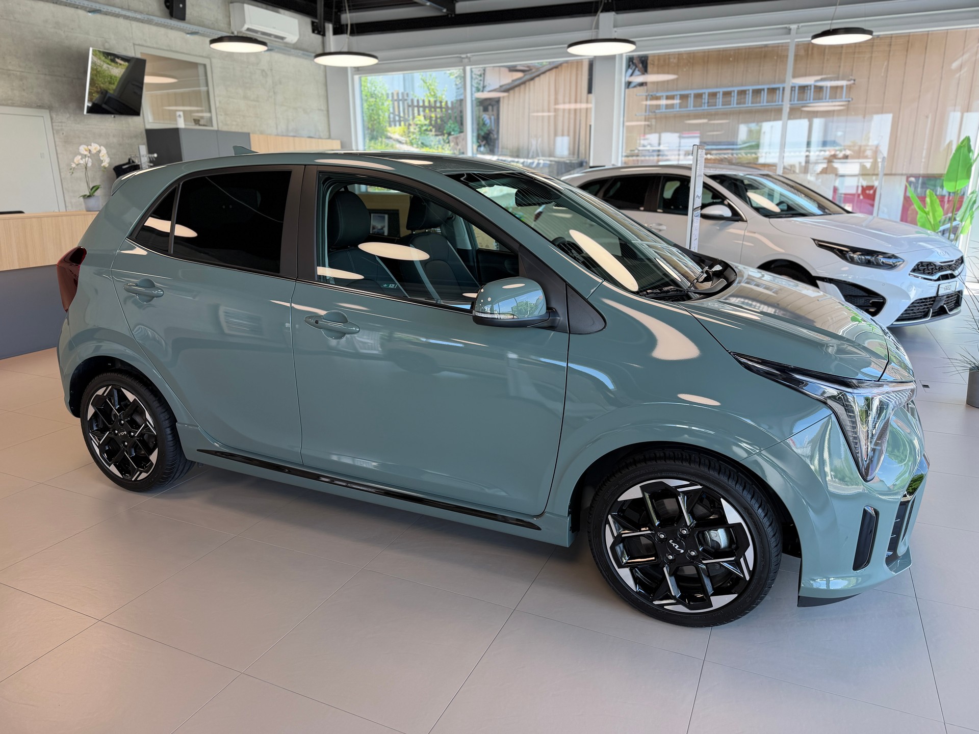 KIA Picanto 1.2 CVVT GT-Line Automatic-image-3