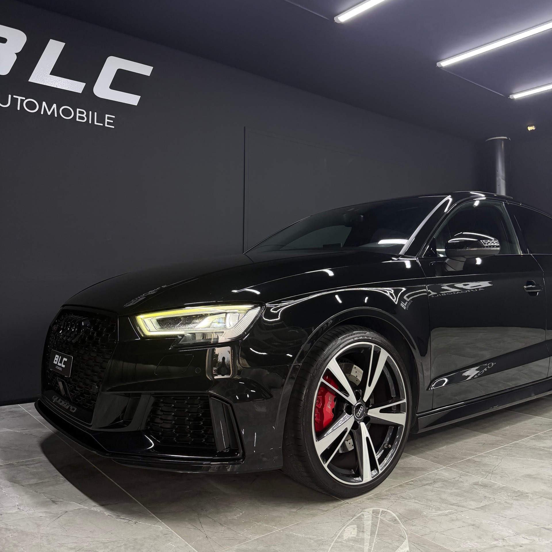 AUDI RS3 Limousine 2.5 TSI quattro S-tronic-image-1