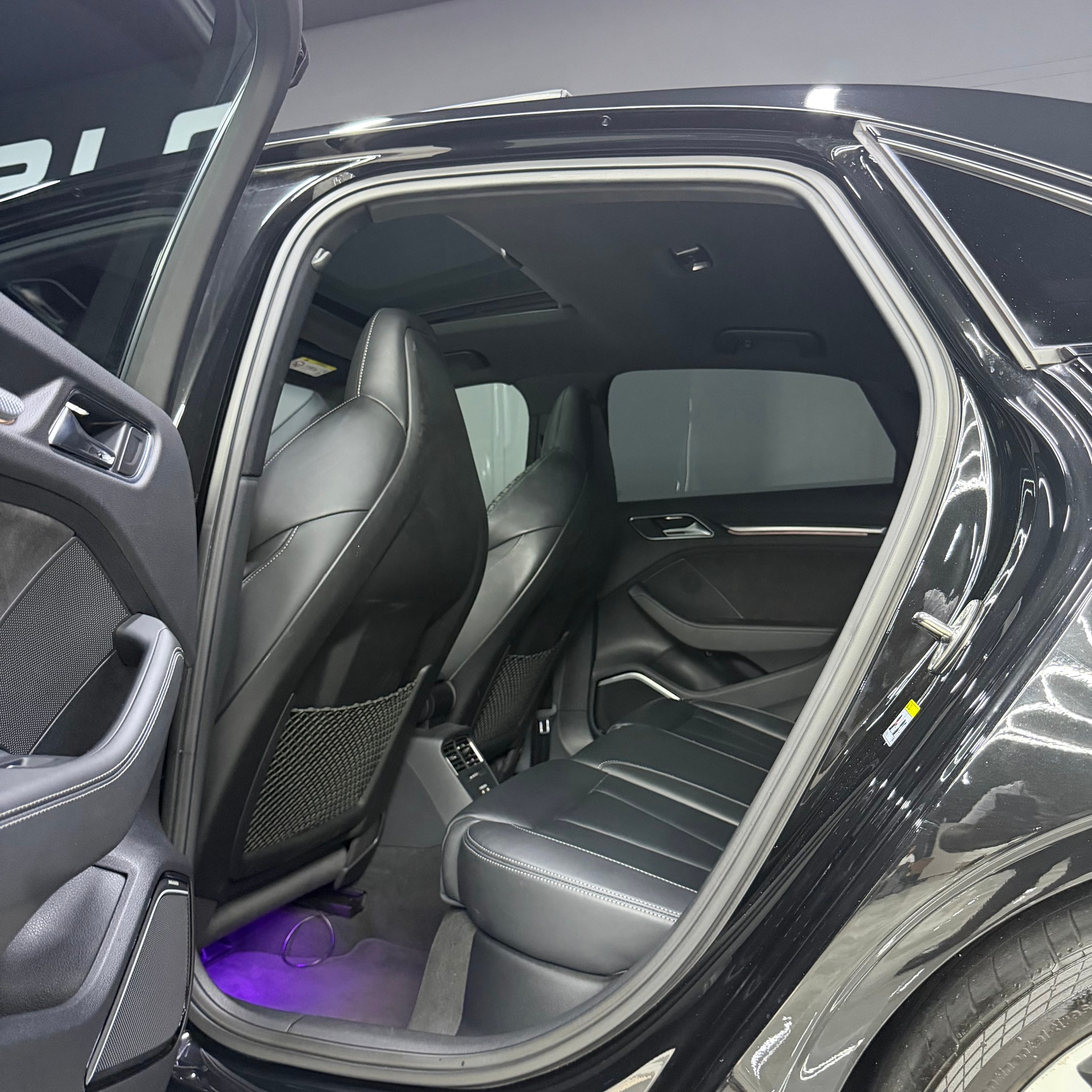 AUDI RS3 Limousine 2.5 TSI quattro S-tronic-image-9