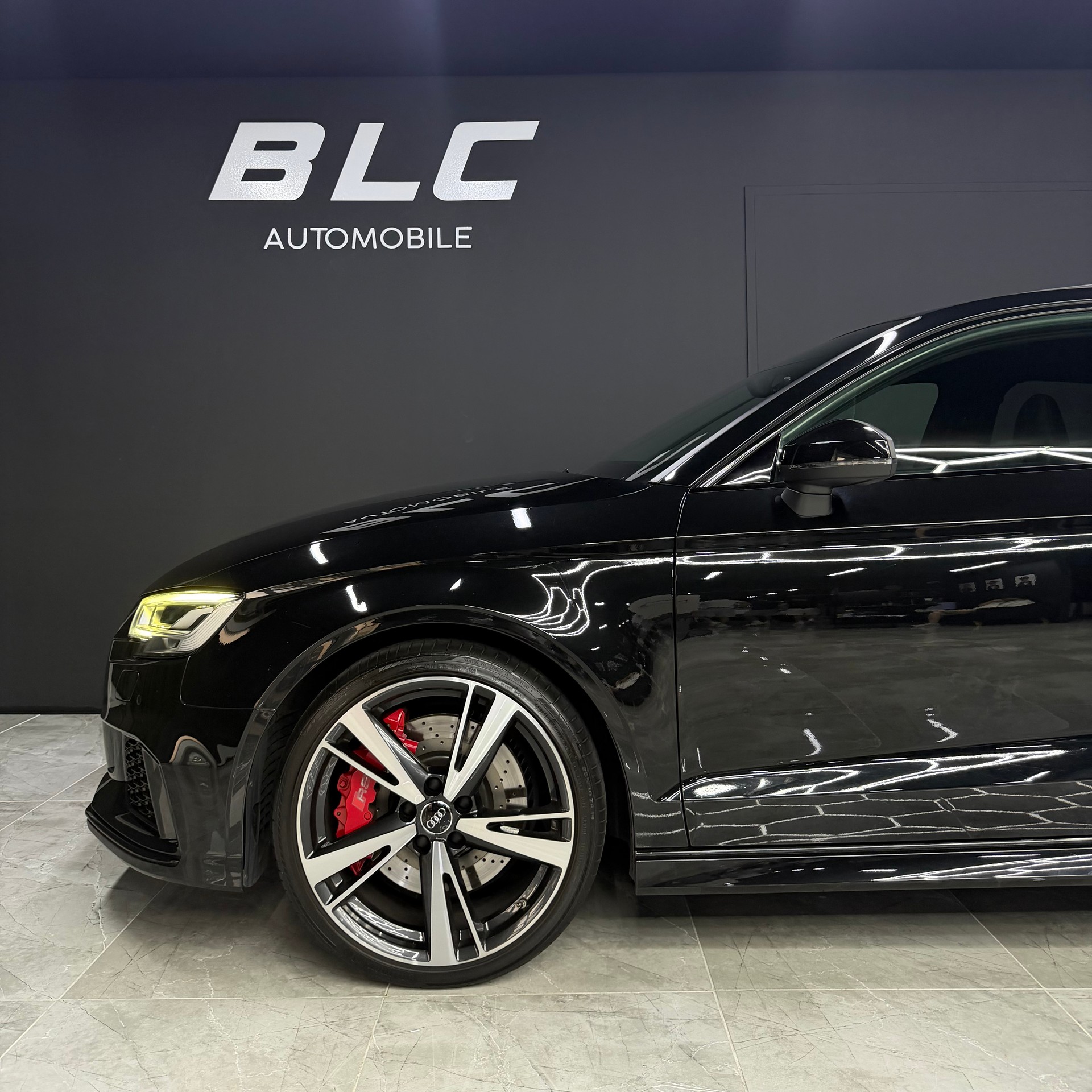 AUDI RS3 Limousine 2.5 TSI quattro S-tronic-image-3