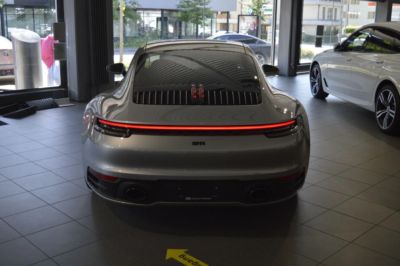 PORSCHE 911 Carrera 4S-image-10