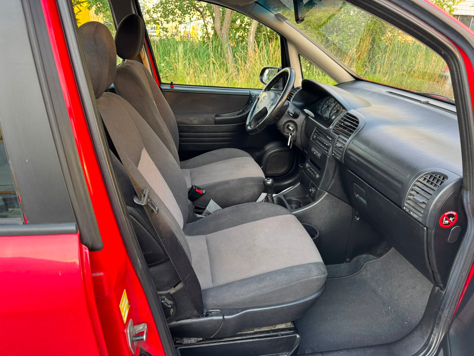 OPEL Zafira 1.8i 16V Club-image-9