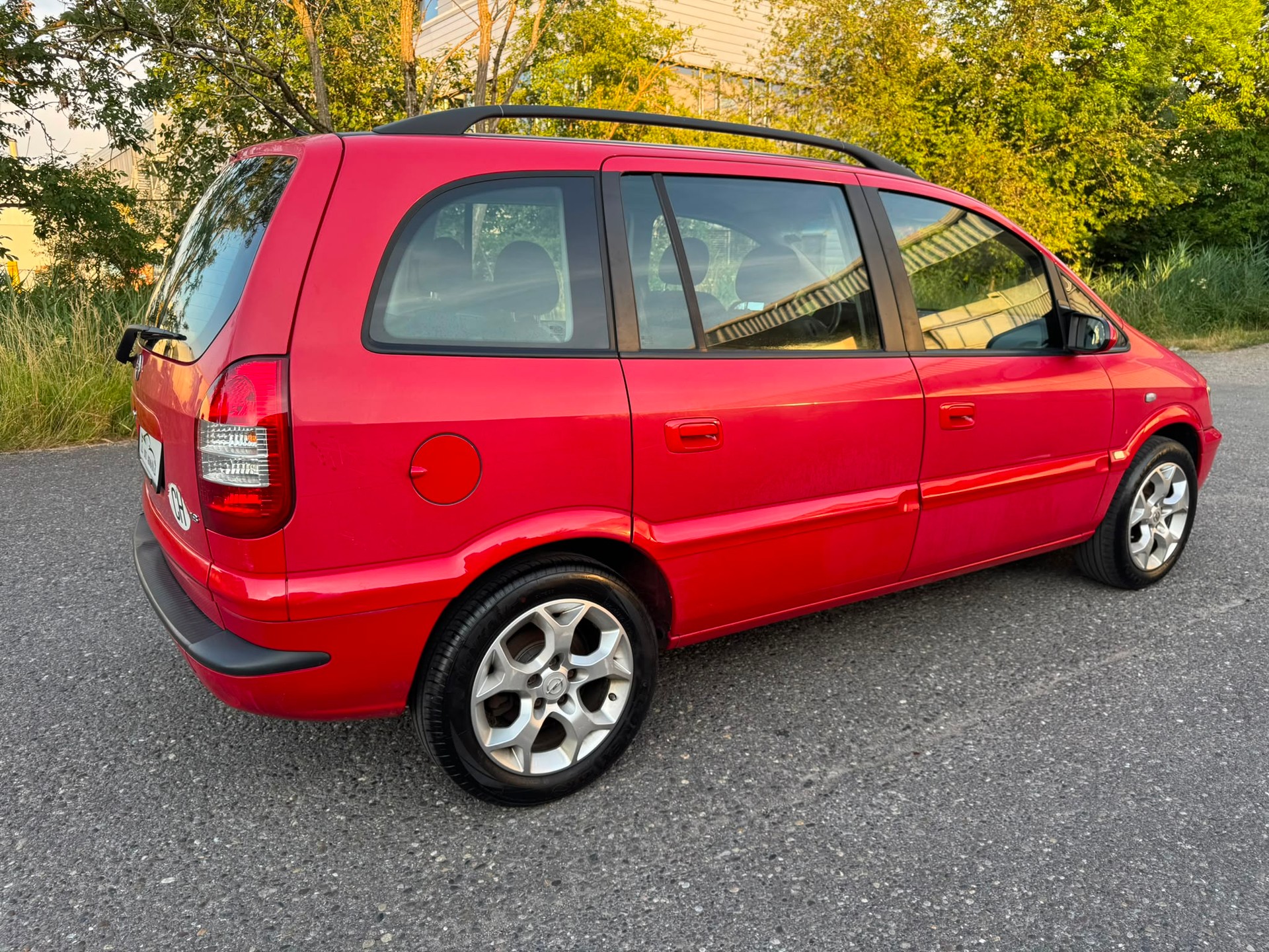 OPEL Zafira 1.8i 16V Club-image-5