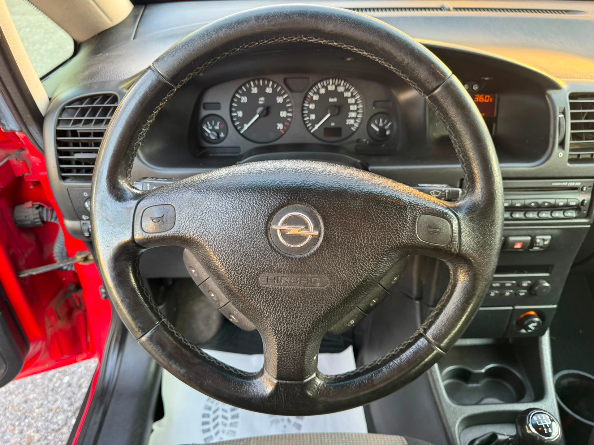 OPEL Zafira 1.8i 16V Club-image-16