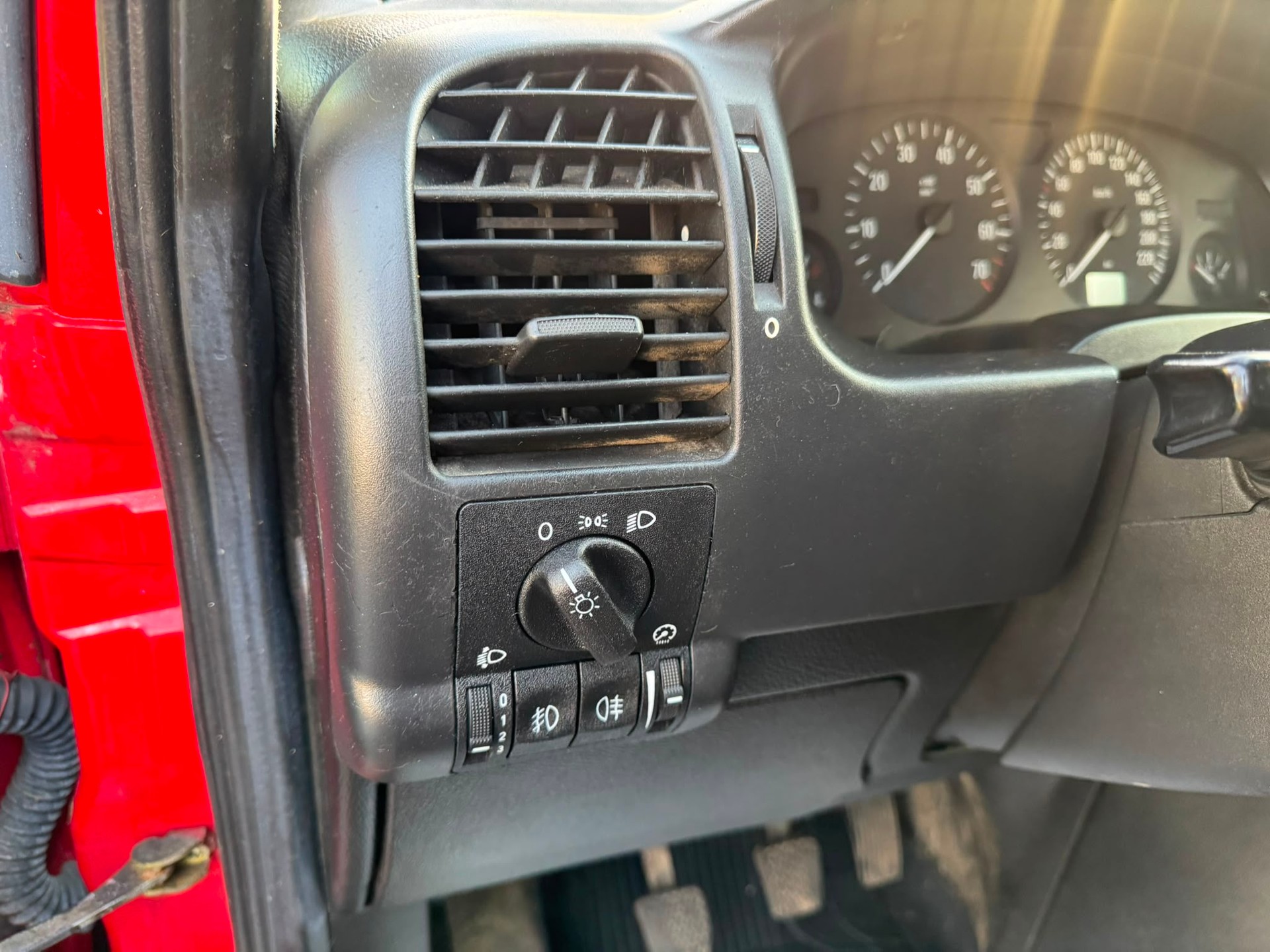 OPEL Zafira 1.8i 16V Club-image-17