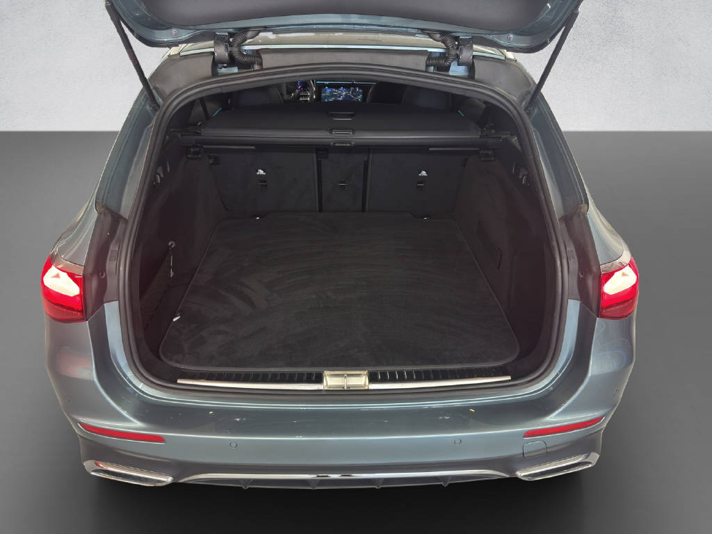 MERCEDES-BENZ E 200 AMG Line 4Matic T-Modell-image-7