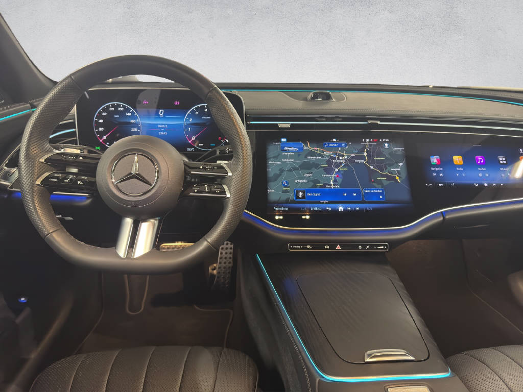 MERCEDES-BENZ E 200 AMG Line 4Matic T-Modell-image-13