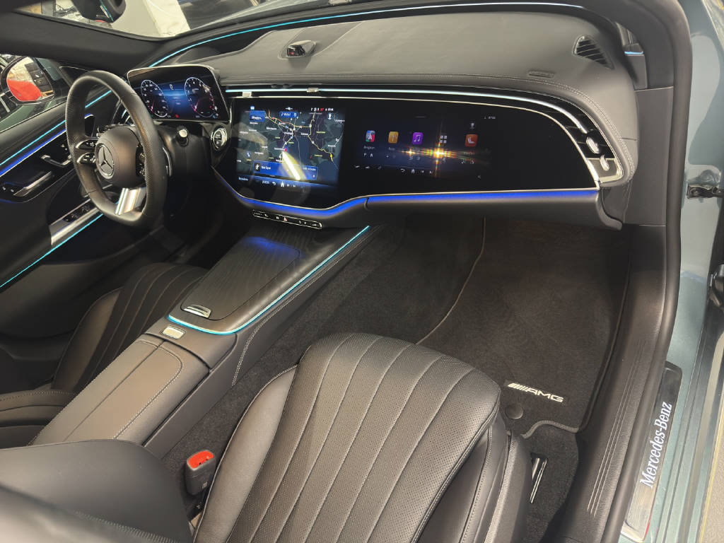 MERCEDES-BENZ E 200 AMG Line 4Matic T-Modell-image-10