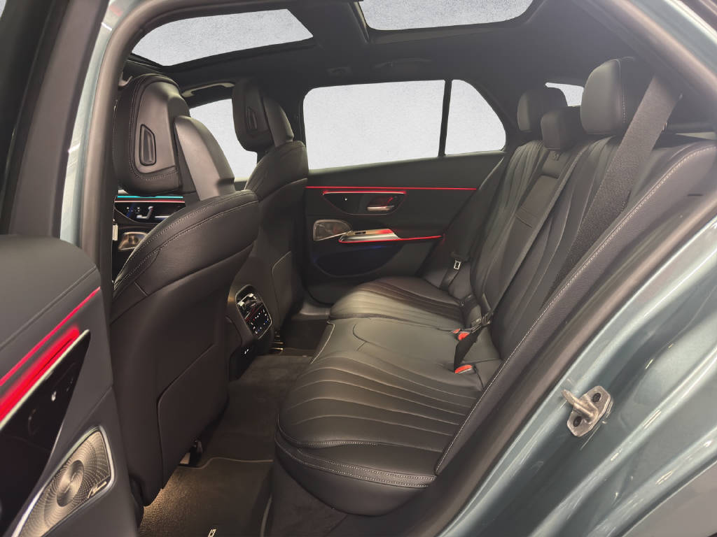 MERCEDES-BENZ E 200 AMG Line 4Matic T-Modell-image-12