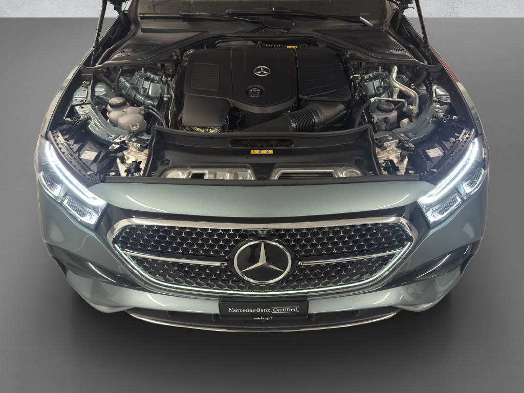 MERCEDES-BENZ E 200 AMG Line 4Matic T-Modell-image-8