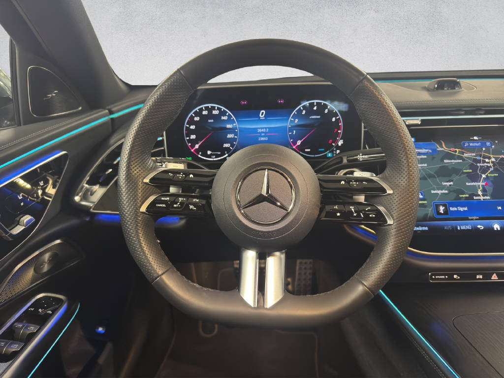 MERCEDES-BENZ E 200 AMG Line 4Matic T-Modell-image-11