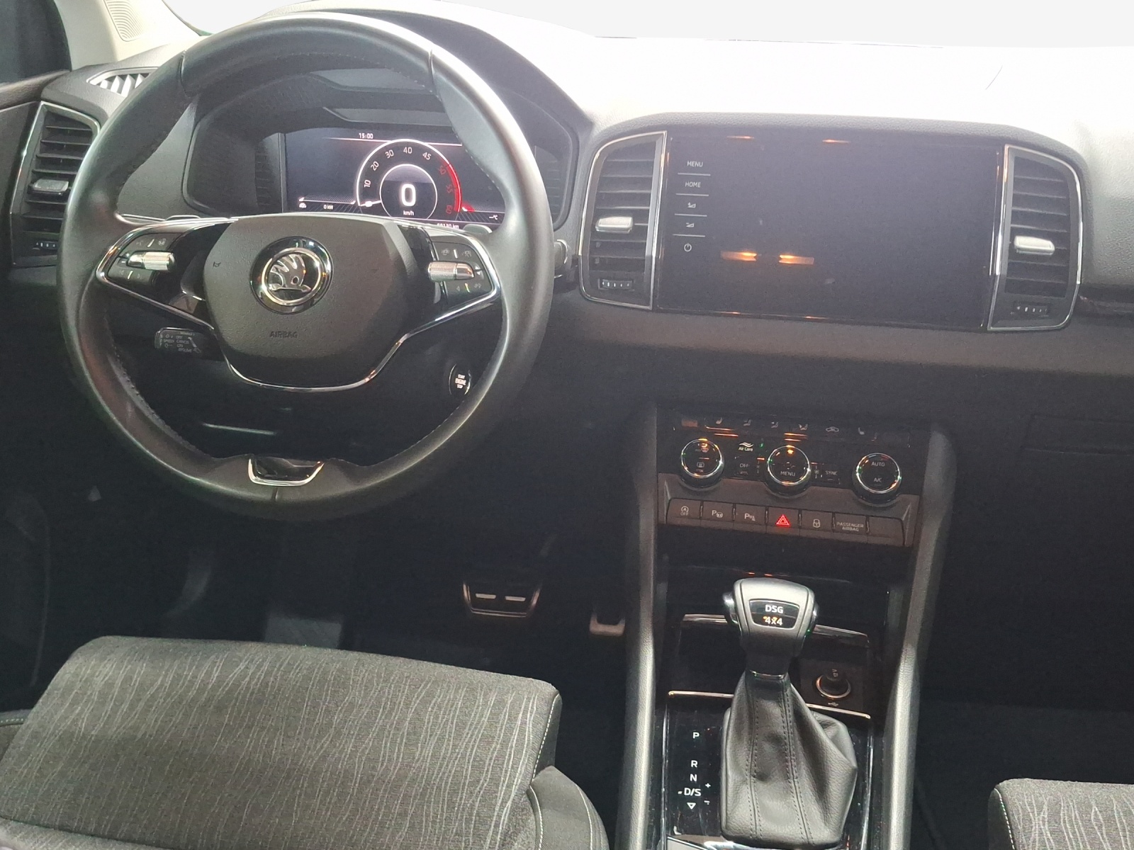 SKODA Karoq 2.0 TDI CR Style 4x4 DSG-image-10