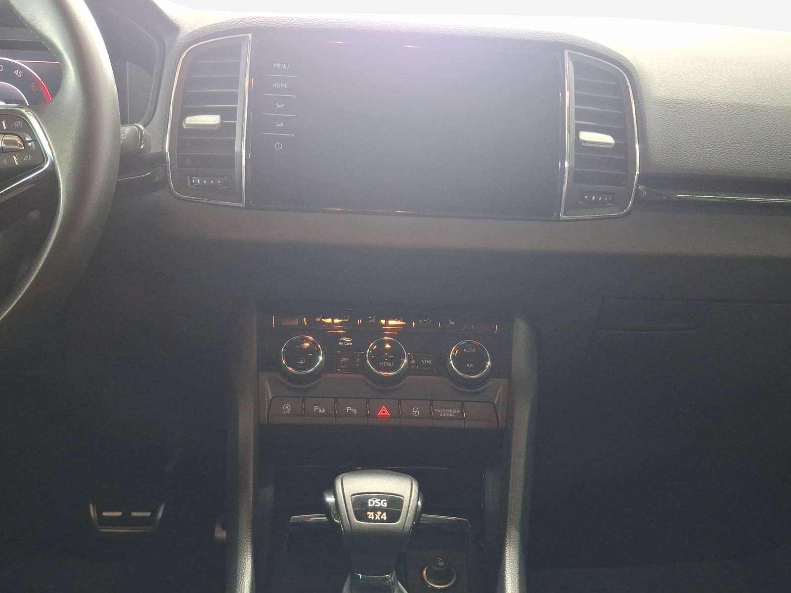 SKODA Karoq 2.0 TDI CR Style 4x4 DSG-image-9
