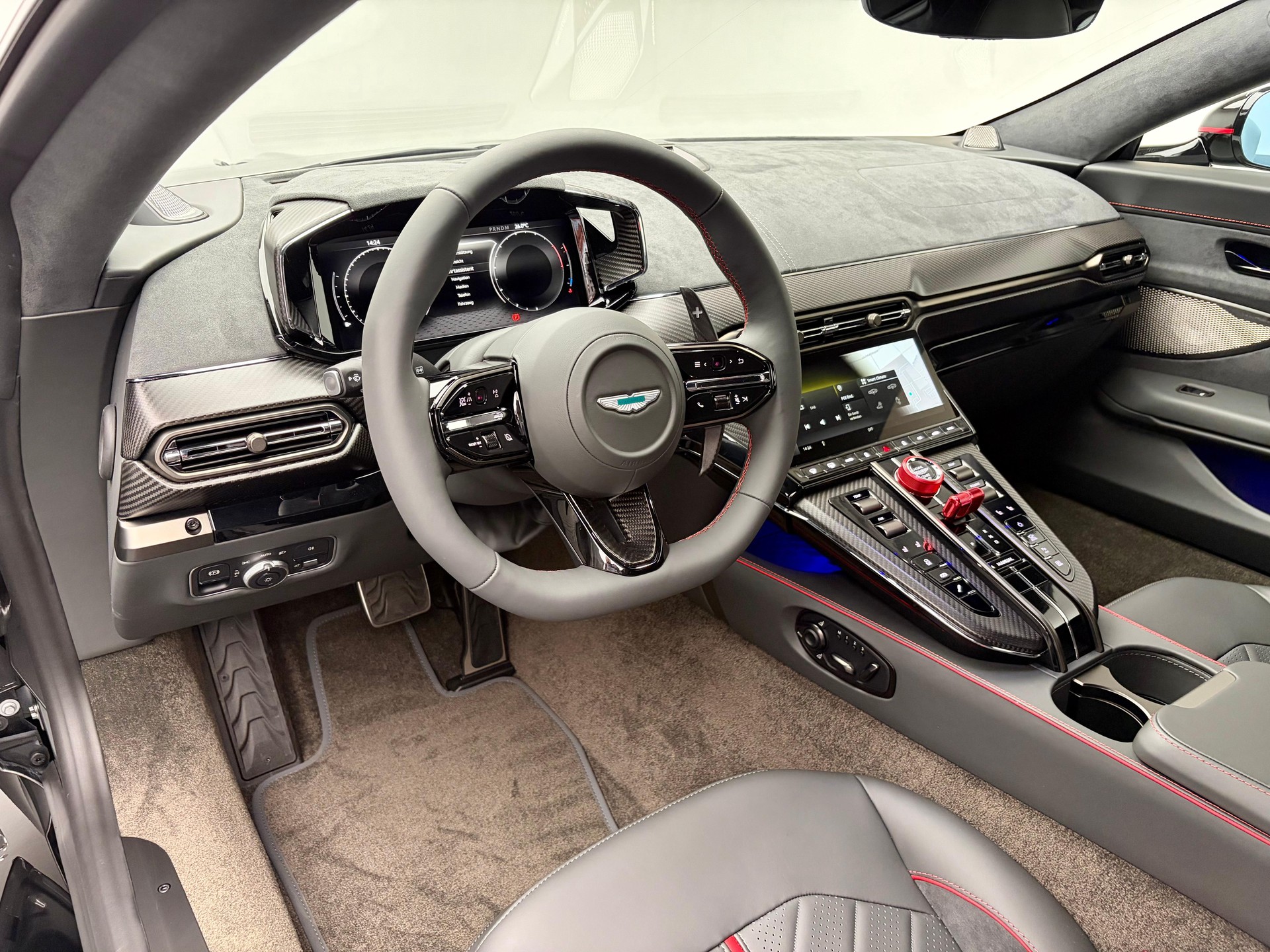 ASTON MARTIN V8 Vantage Coupé 4.0 S V8 Bi-Turbo by "Q"-image-4