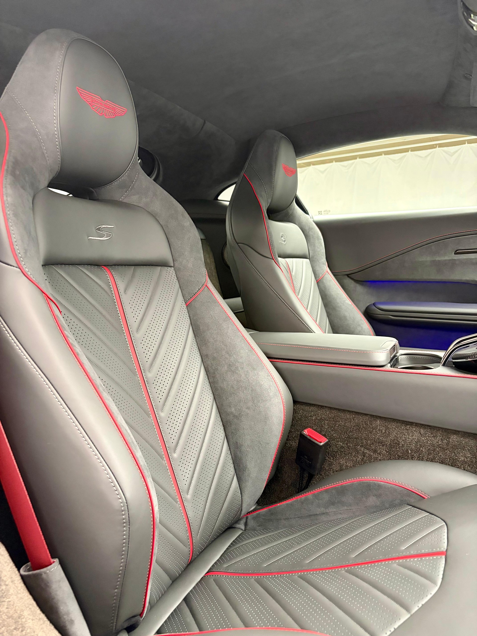ASTON MARTIN V8 Vantage Coupé 4.0 S V8 Bi-Turbo by "Q"-image-8