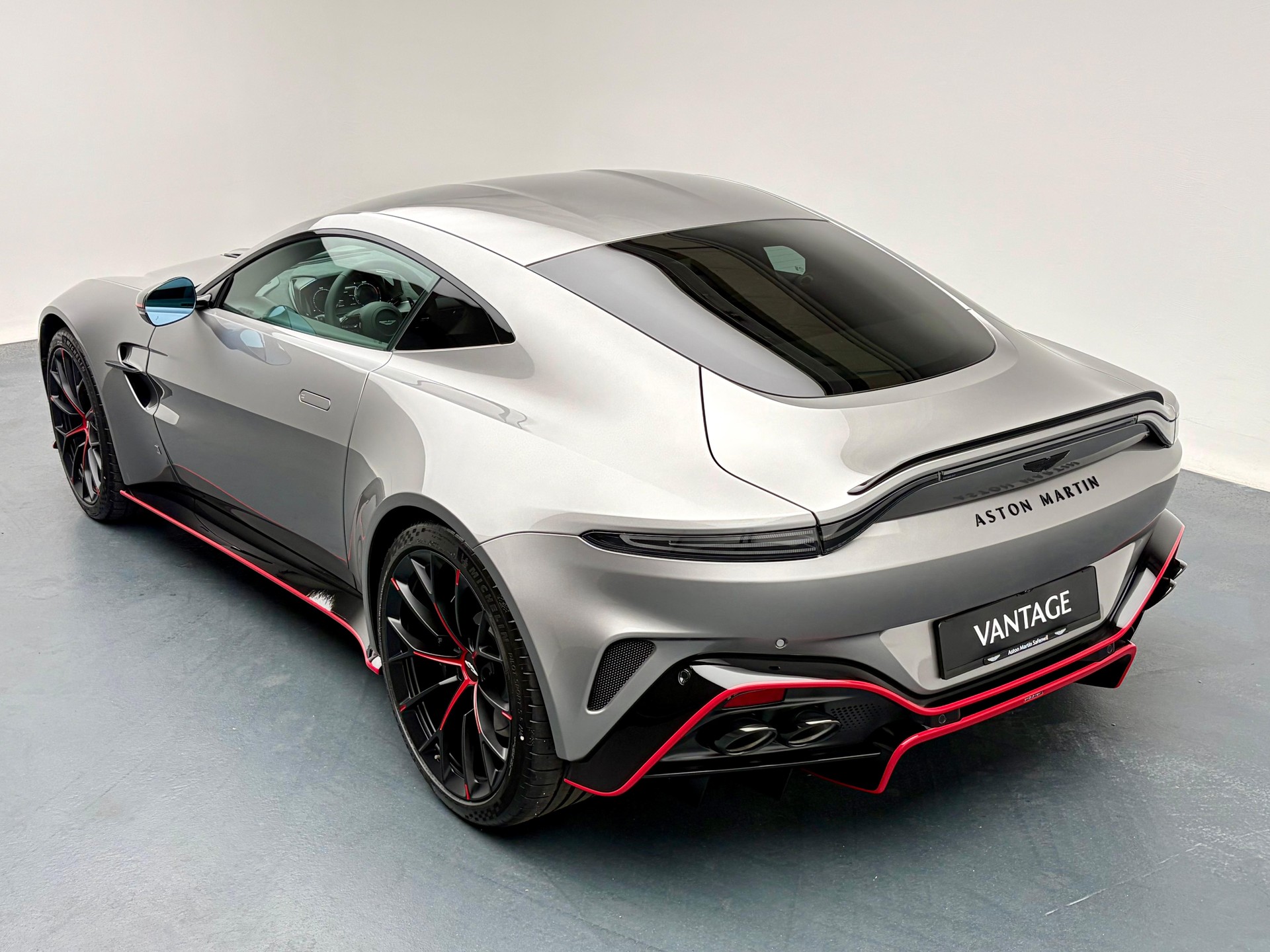 ASTON MARTIN V8 Vantage Coupé 4.0 S V8 Bi-Turbo by "Q"-image-2