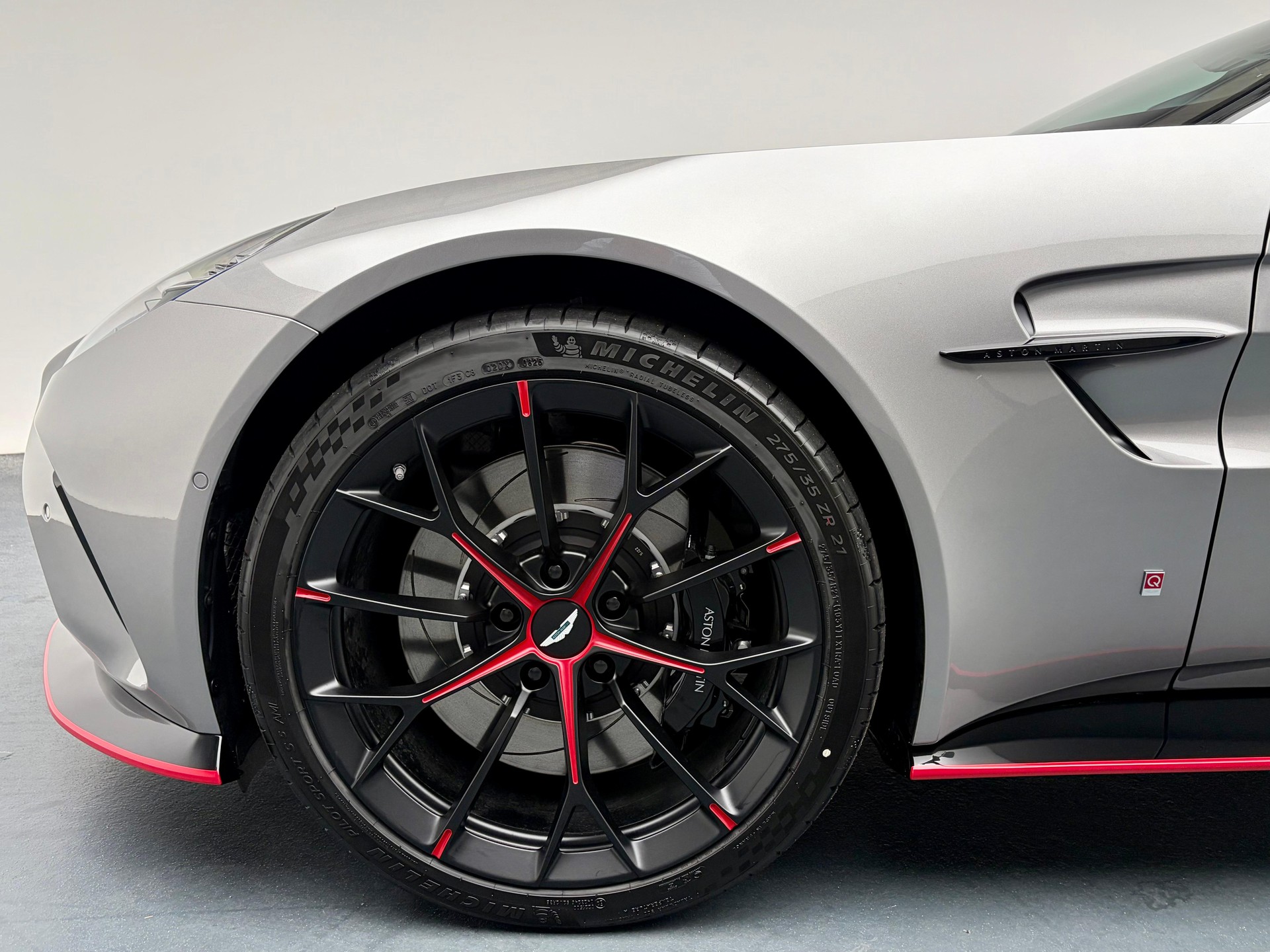 ASTON MARTIN V8 Vantage Coupé 4.0 S V8 Bi-Turbo by "Q"-image-17
