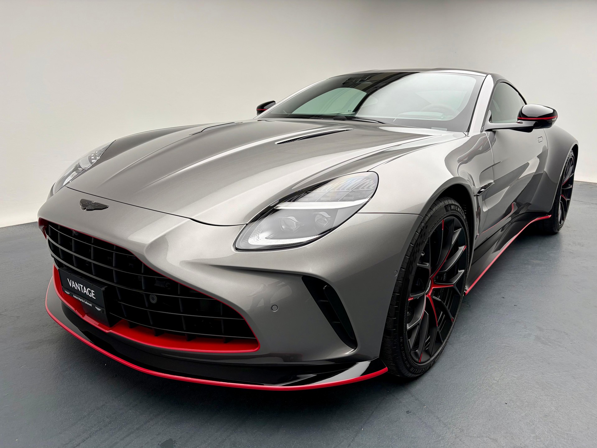 ASTON MARTIN V8 Vantage Coupé 4.0 S V8 Bi-Turbo by "Q"-image-21