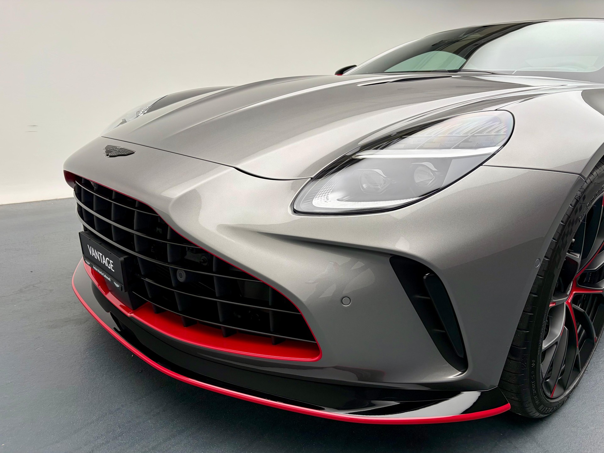 ASTON MARTIN V8 Vantage Coupé 4.0 S V8 Bi-Turbo by "Q"-image-22