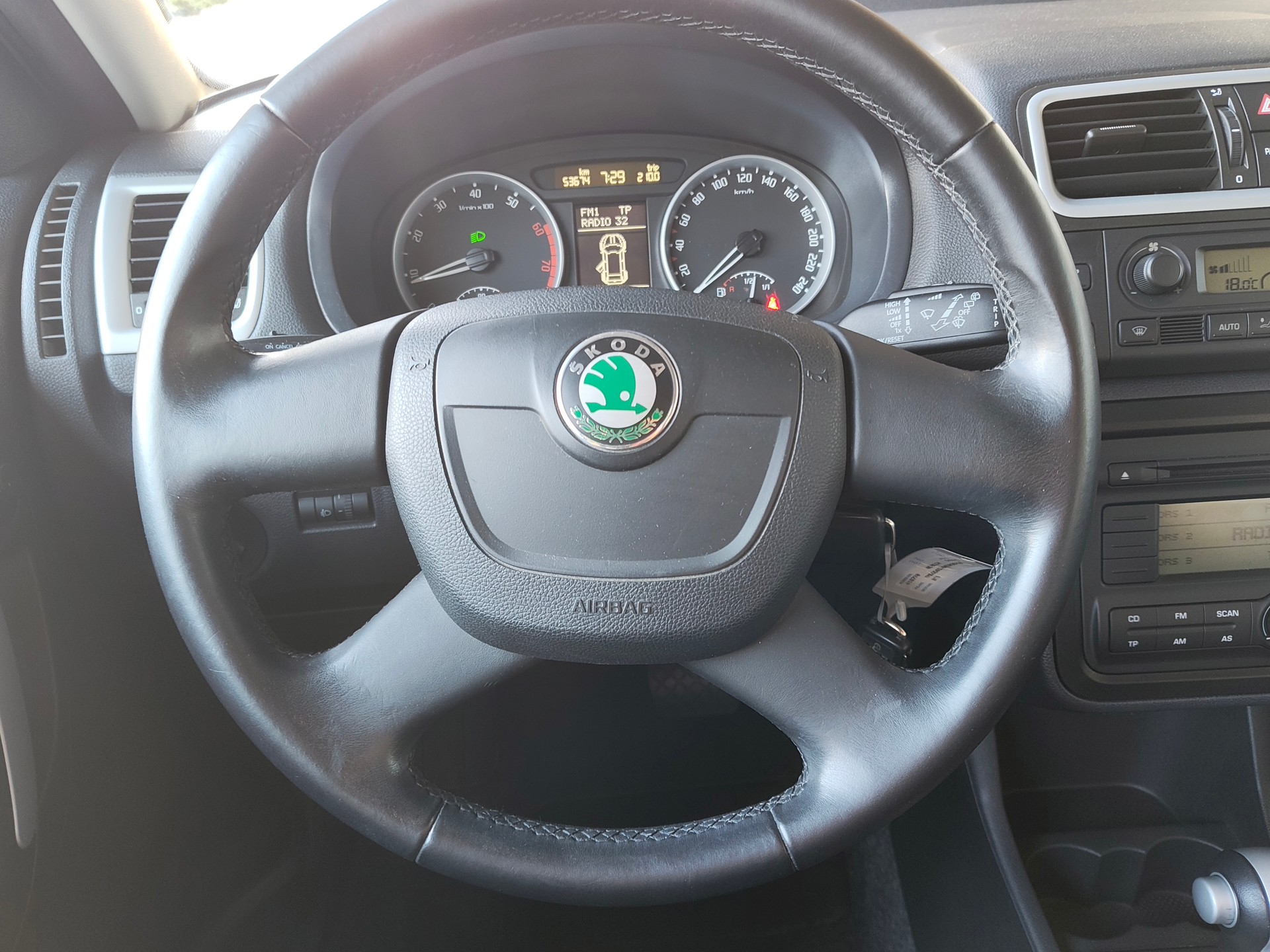SKODA Fabia 1.6 Elegance Tiptronic-image-6